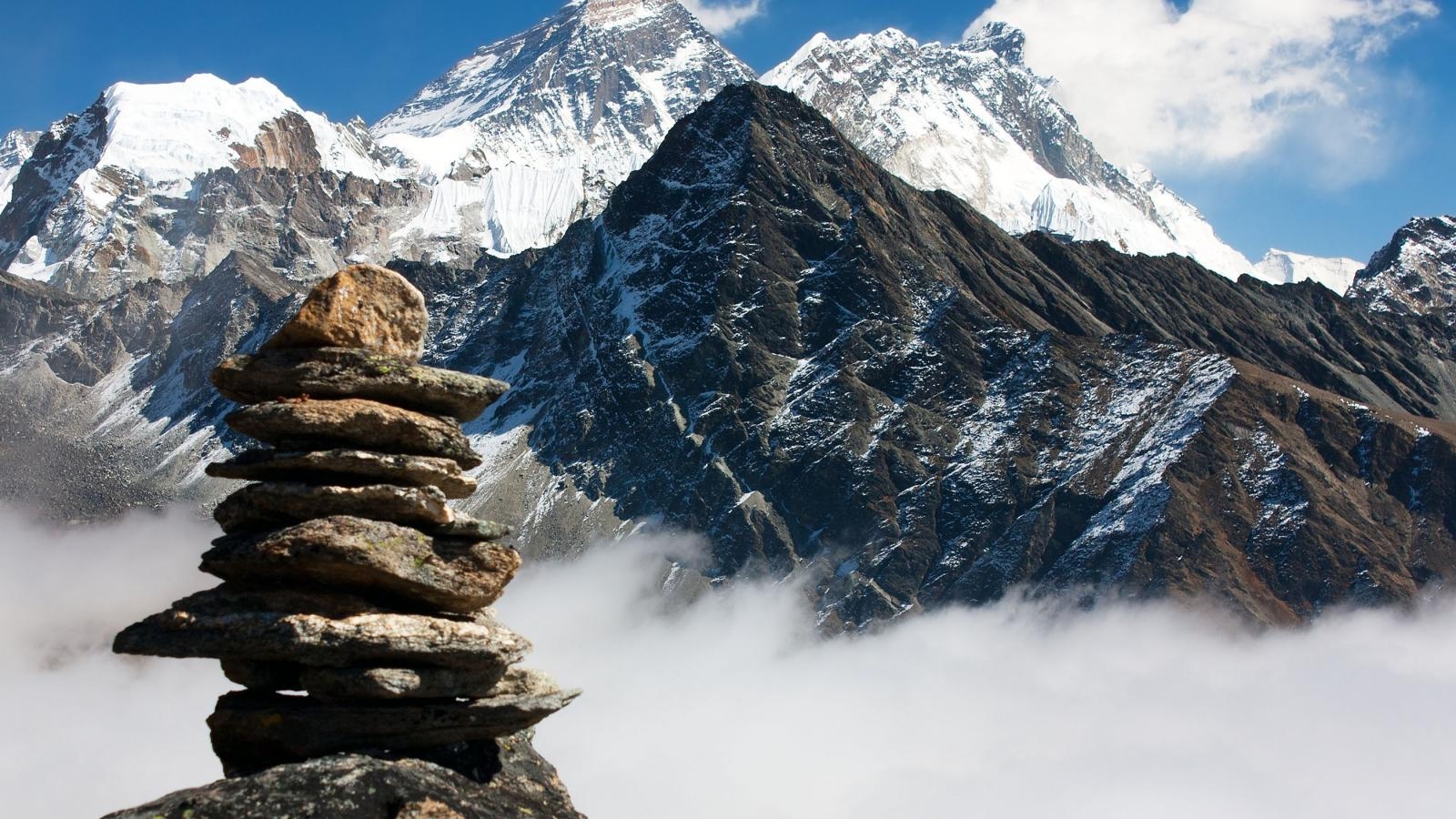 1600x900 Mount Everest + nice wallpaper, Desktop