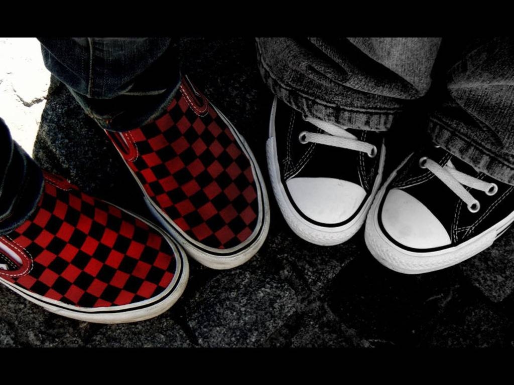 1030x770 vans the wall, Desktop