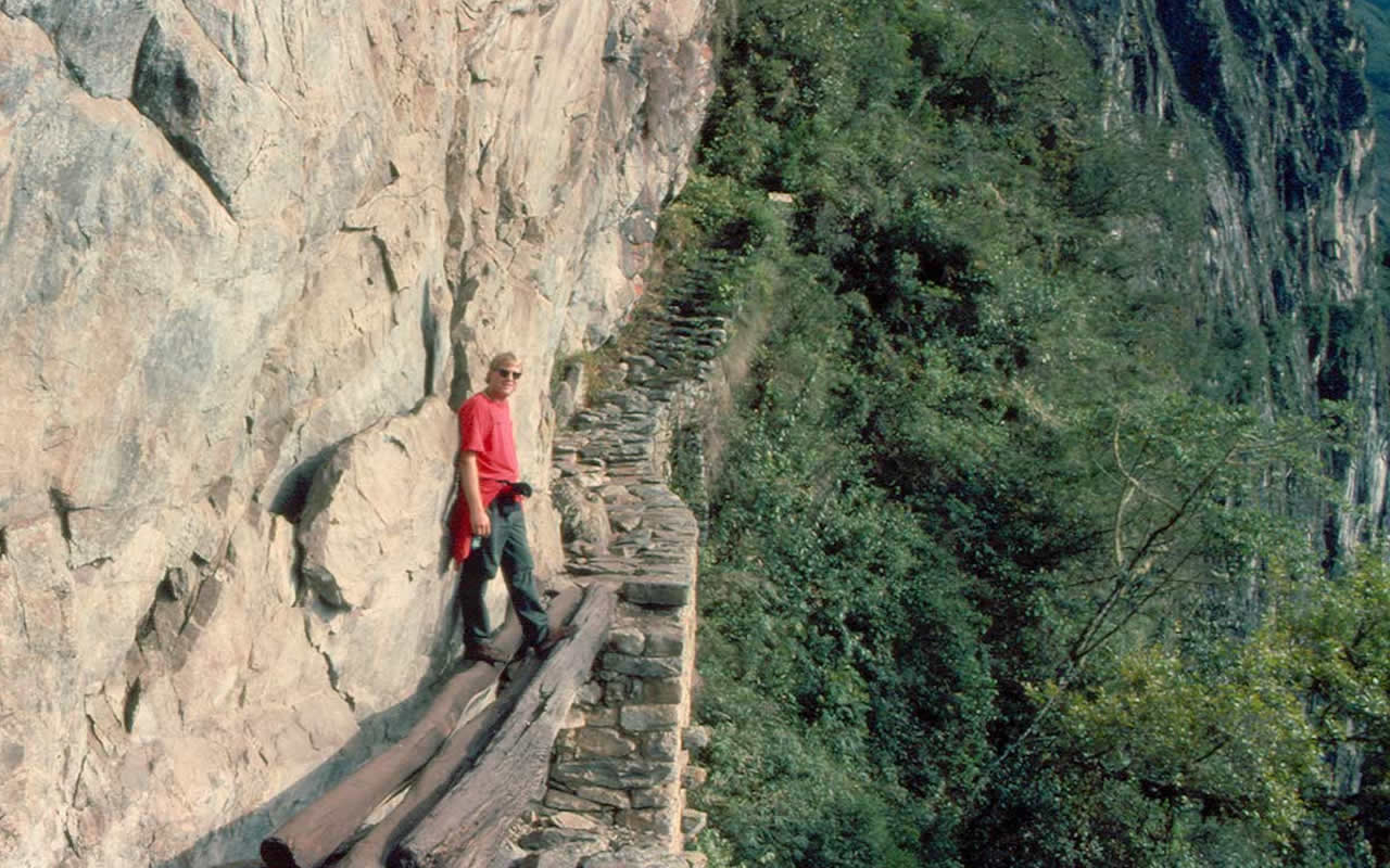 1280x800 day tour Inca trail, hike Machu Picchu in a group tour, Desktop