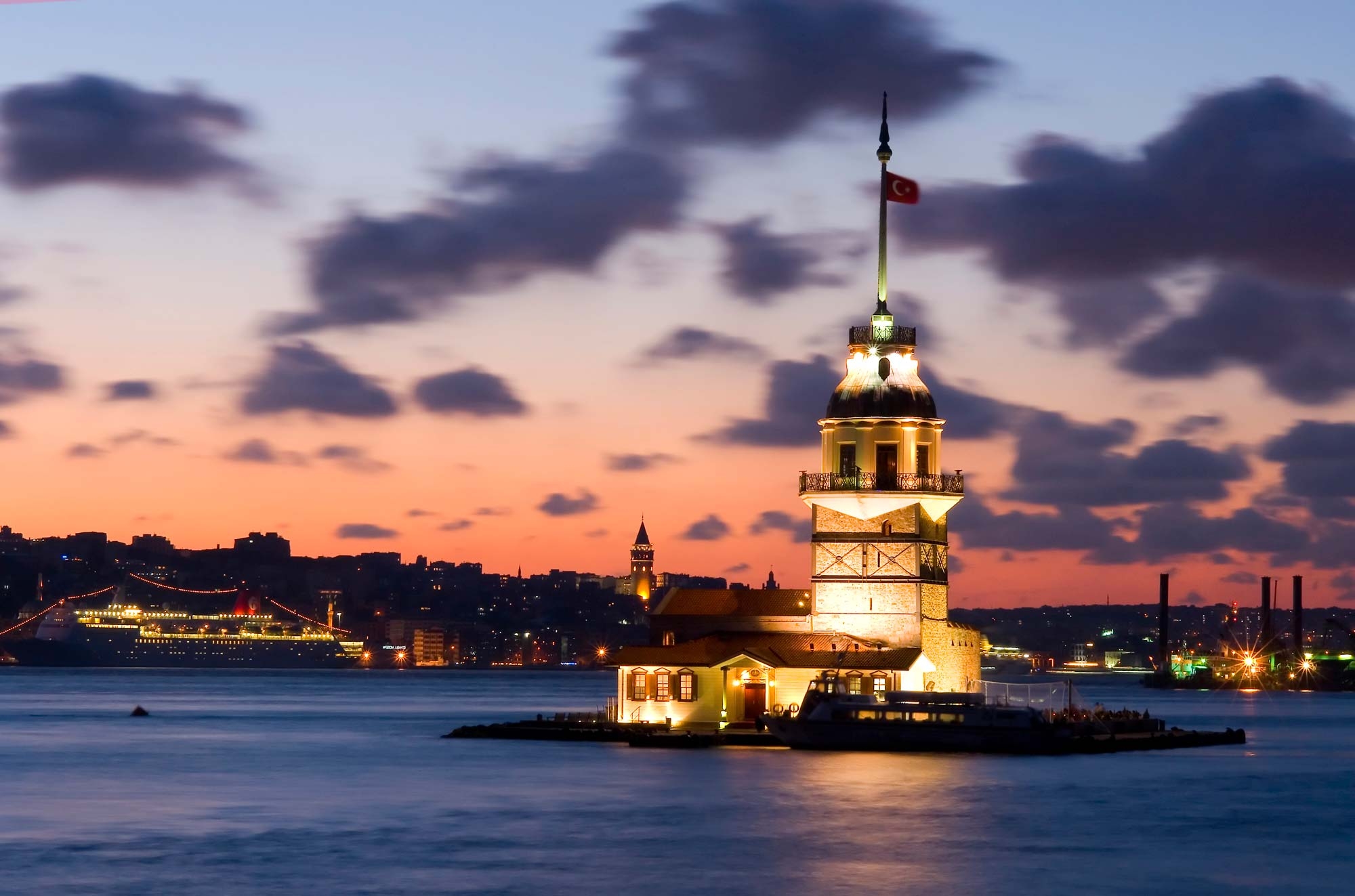 2000x1330 Istanbul cITY HD wallpaper. Istanbul Wallpaper and Background, Desktop