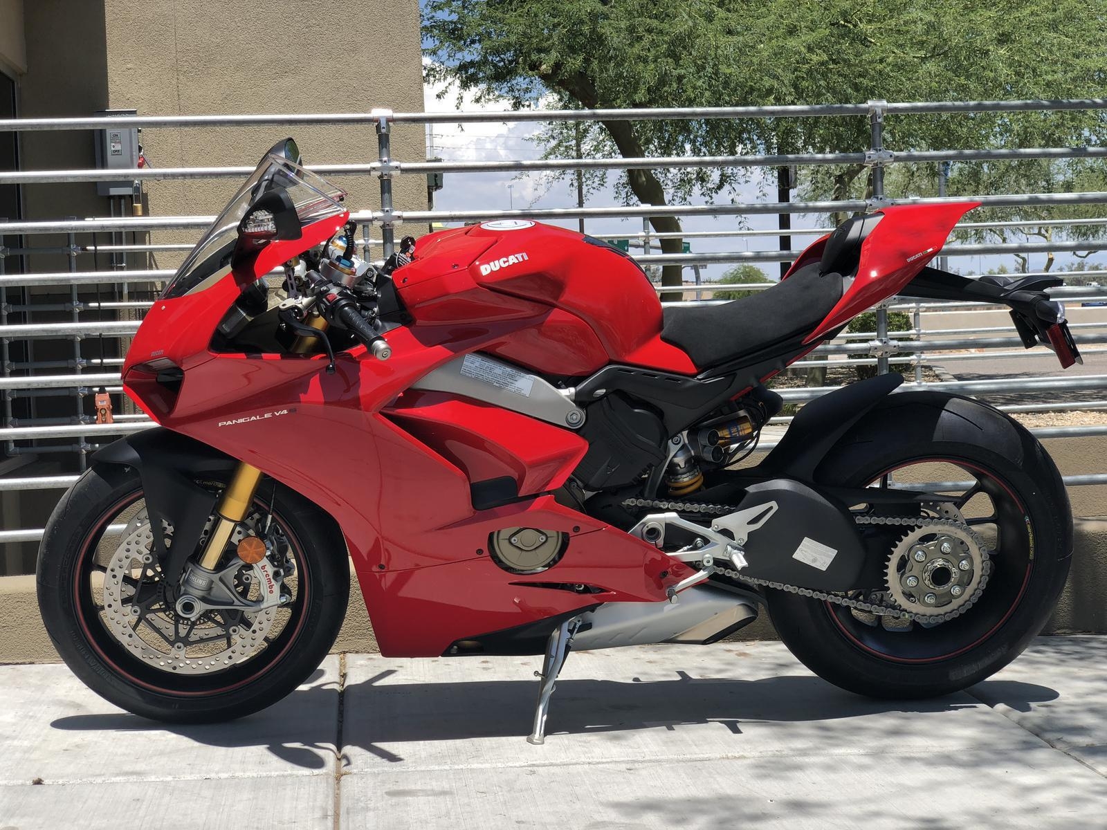 1600x1200 Ducati 1100 PANIGALE V4 S in Peoria, AZ. GO, Desktop