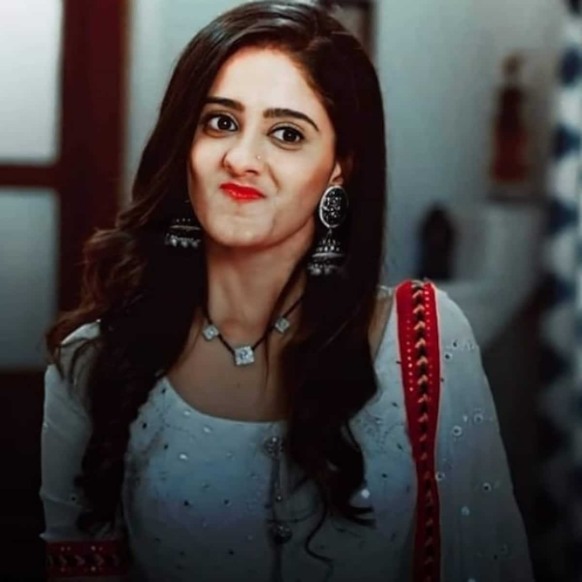 1200x1200 Ghum Hai Kisikey Pyaar Meiin: 5 reasons why Sai Joshi aka Ayesha Singh is the new favourite character in tellyland, Phone