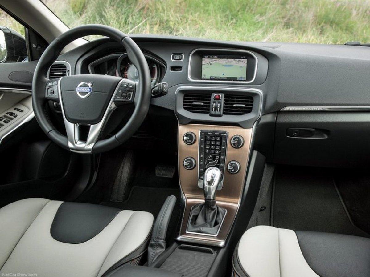 1200x900 Volvo V40 Cross Country D4 Review, Desktop