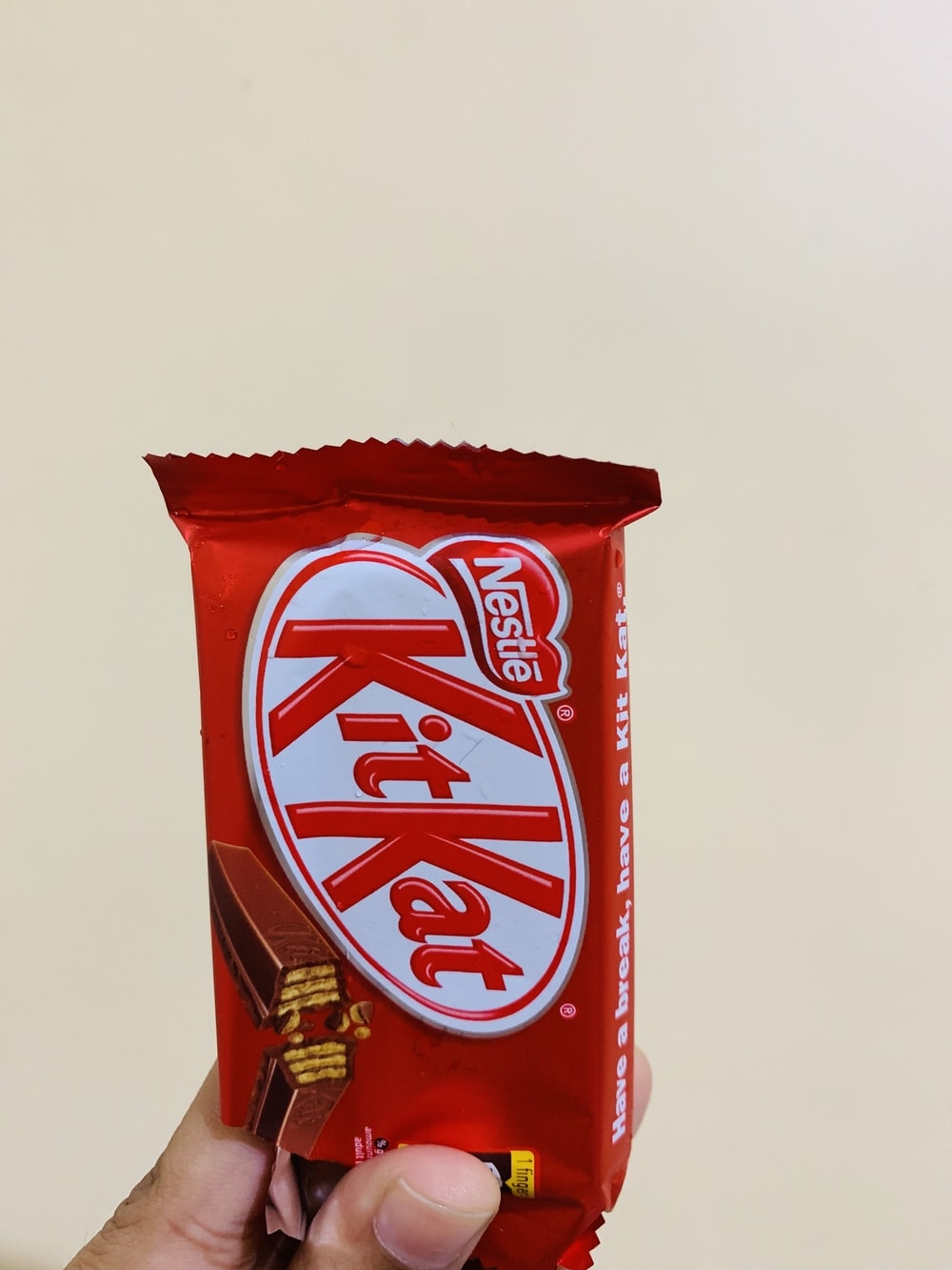 1000x1340 Kit Kat chocolate pack photo, Phone