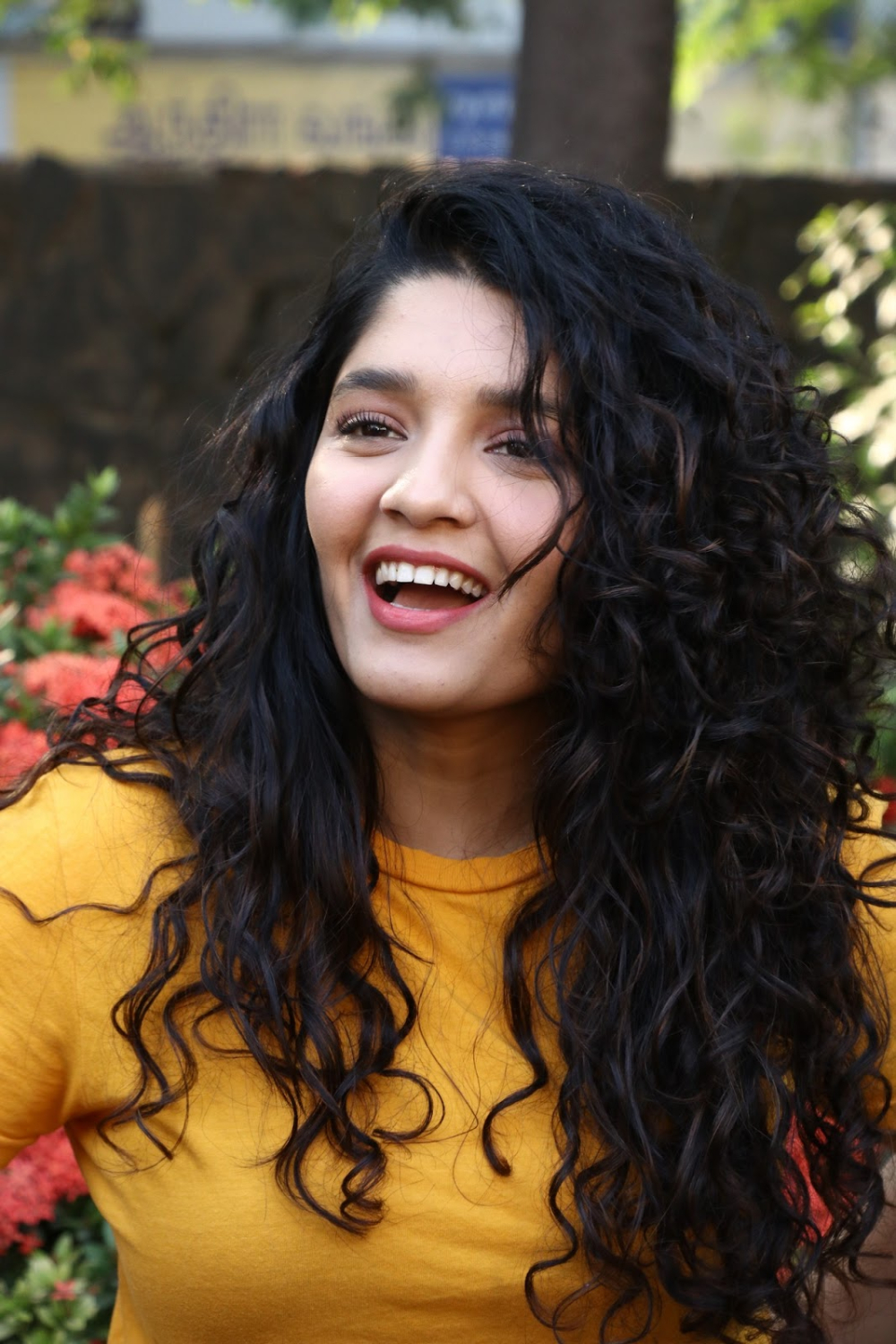 1000x1500 Oh My Kadavule Movie Ritika Singh stills. dVIRALS in 2020, Phone