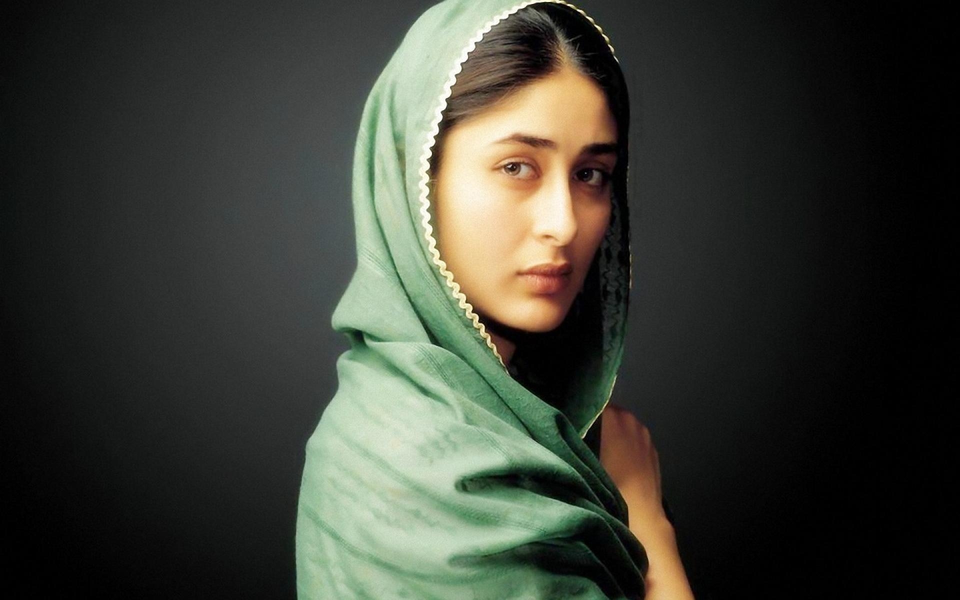 1920x1200 Download  Actress Kareena Kapoor Image wallpaper, Desktop