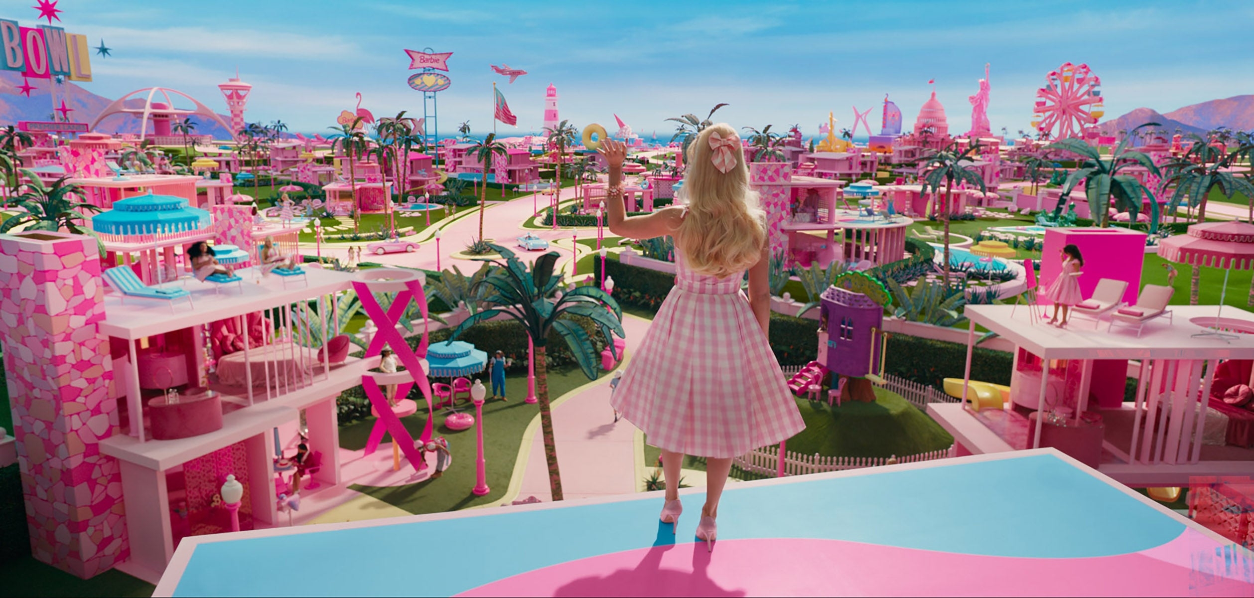 2520x1200 New Barbie and Image Reveal a Fantastic Life in Plastic, Dual Screen