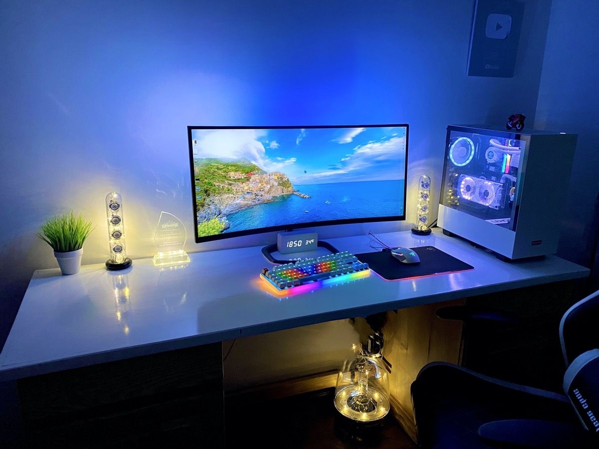 1200x900 Gaming Setups That We Really Like, Desktop