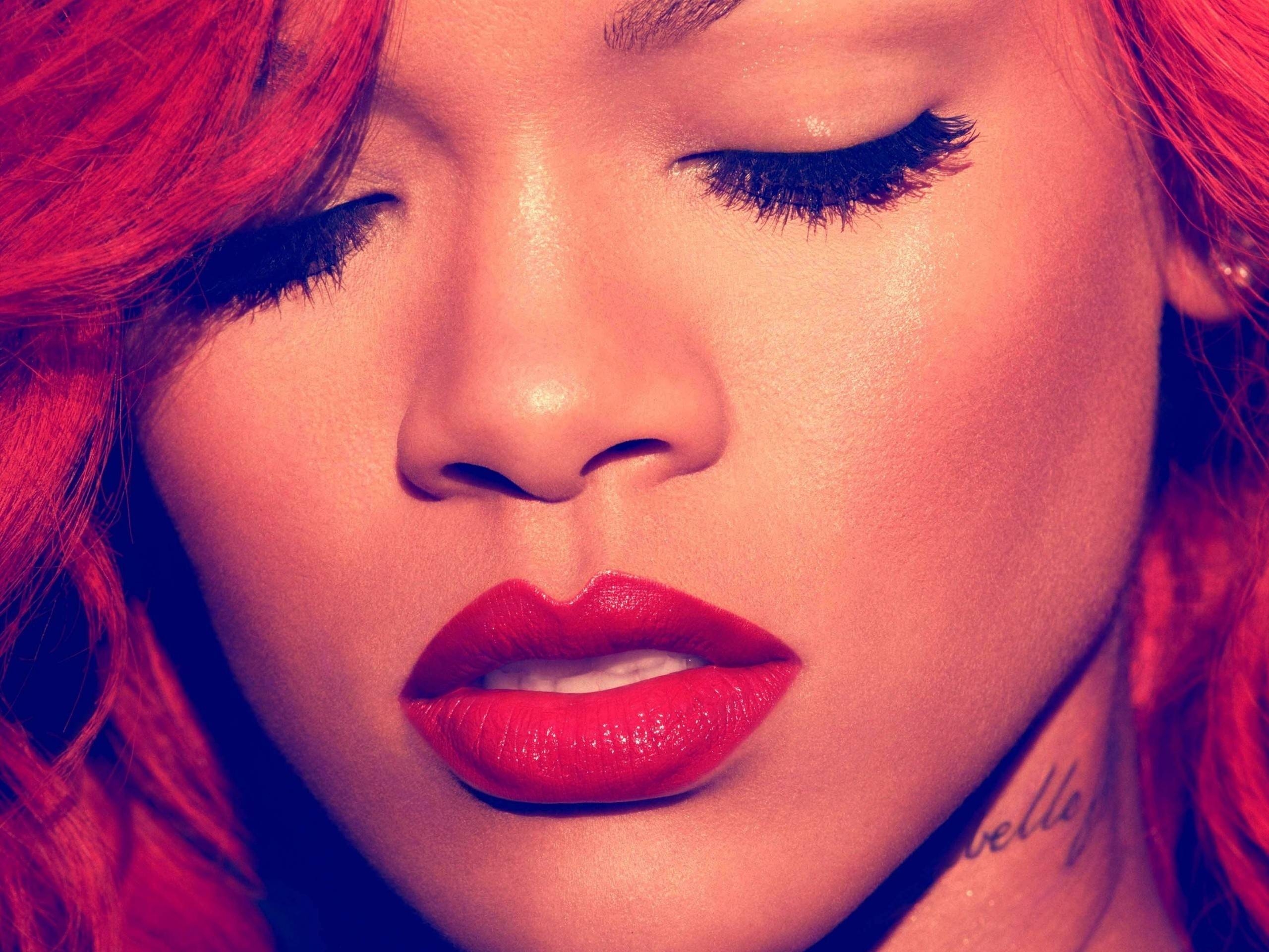 2560x1920 Rihanna Diamonds Wallpaper, Desktop