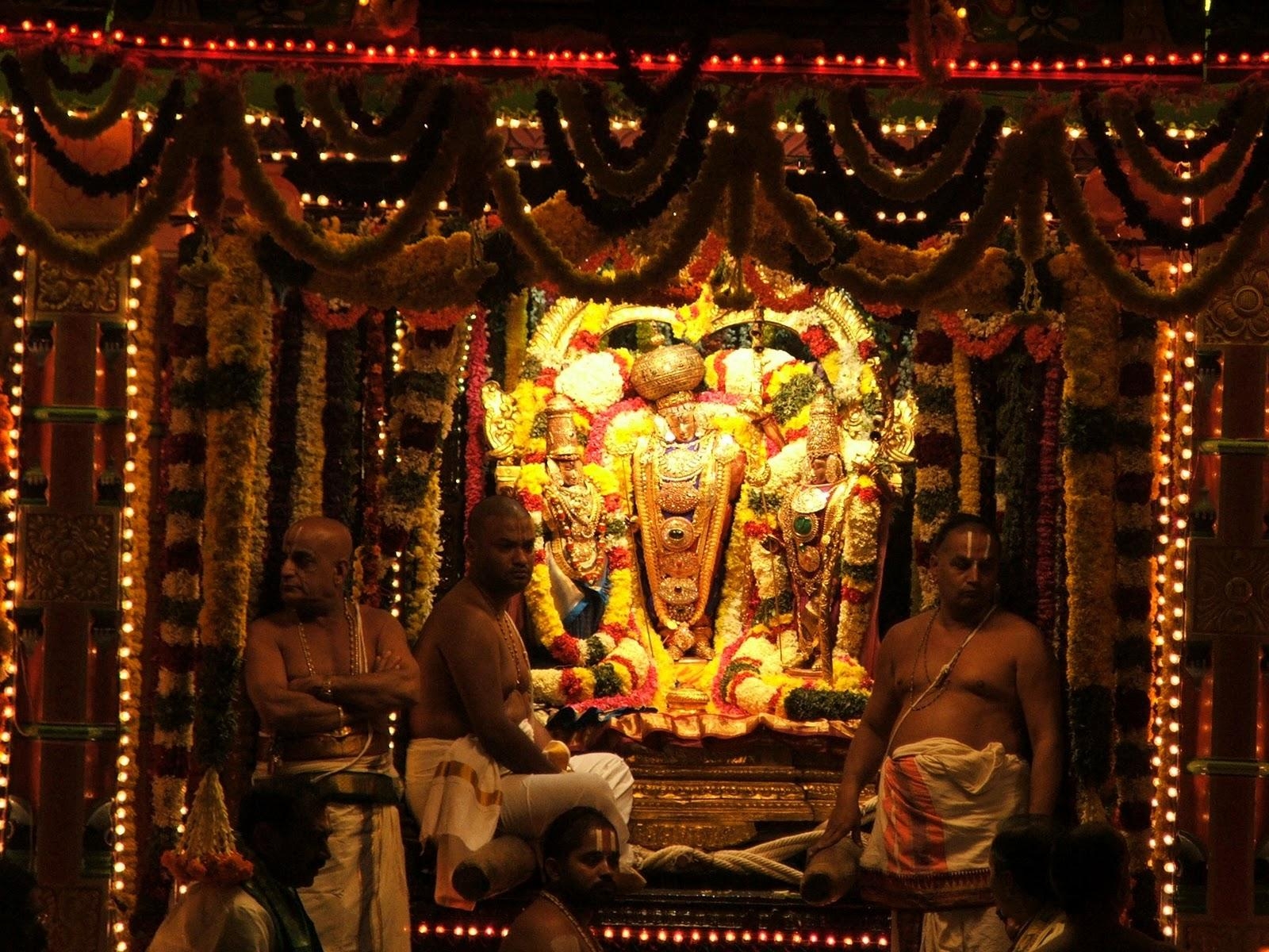 1600x1200 Rare Photo of Balaji from Lord Sri Venkateswara temple at Tirupati, Desktop