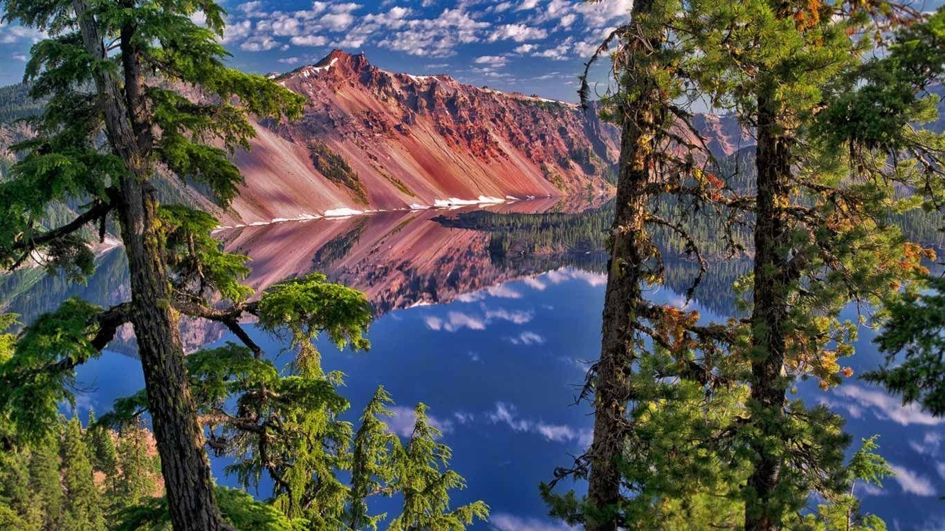 1370x770 The Watchman Peak in Crater Lake National Park, Oregon © Dennis, Desktop