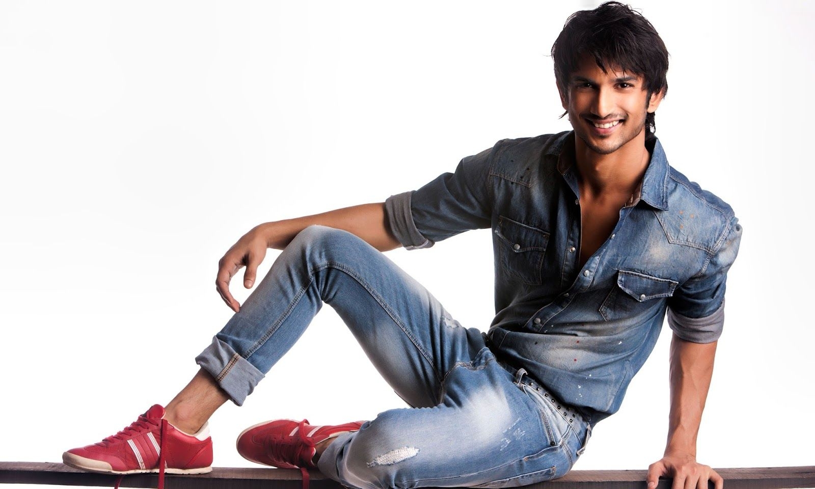 1600x960 Sushant Singh Rajput HD Wallpaper, Desktop