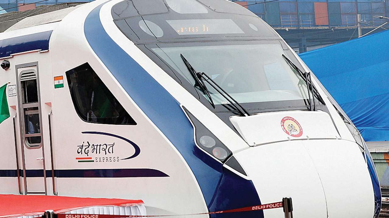 1280x720 Train 18: Vande Bharat Express suffers damage to driver's screen and windows of coaches, Desktop