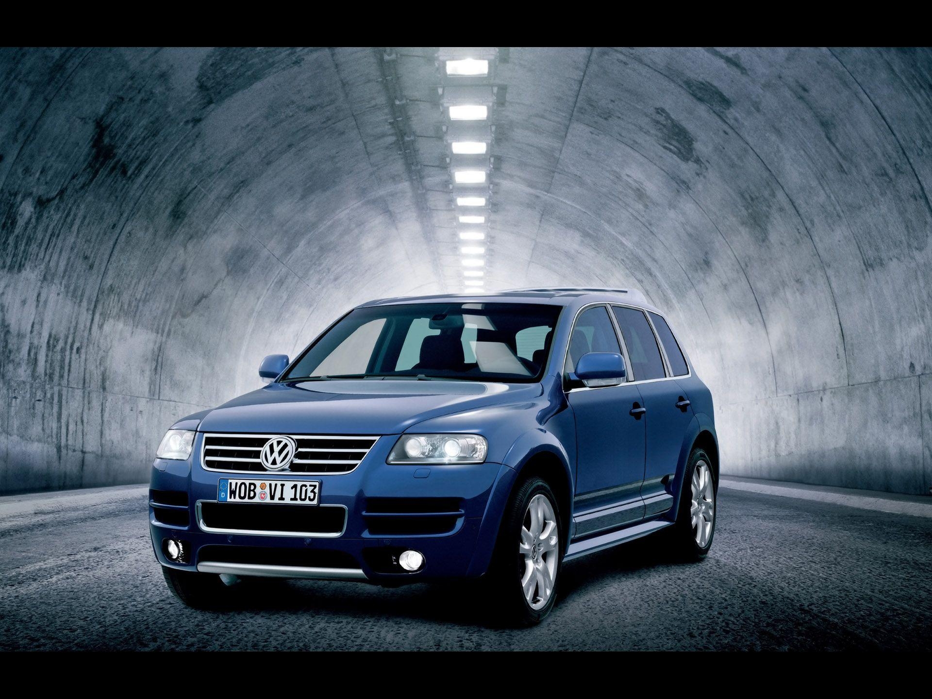 1920x1440 Volkswagen Touareg W12 Sport Angle, Desktop