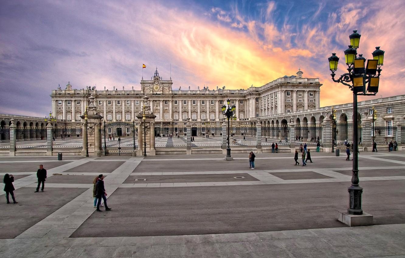 1340x850 Wallpaper the sky, clouds, area, lantern, Spain, Palace, Madrid, Desktop