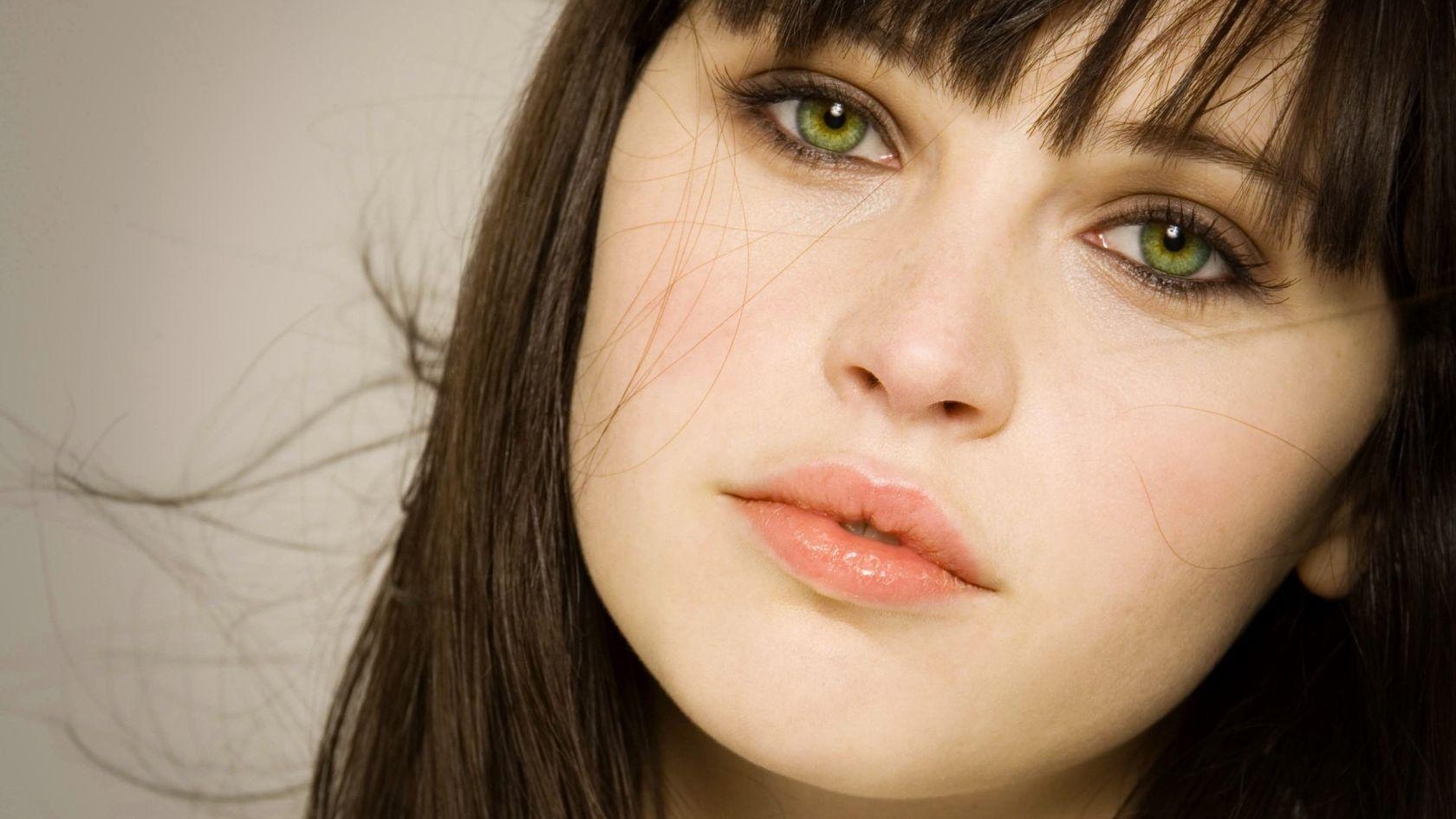 1680x950 Star Wars Standalone Casting News: Felicity Jones, Aaron Paul, Desktop