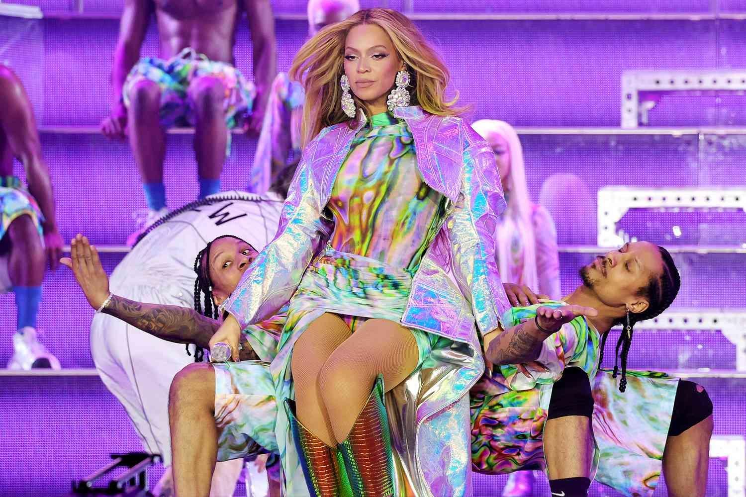 1500x1000 Beyoncé's Renaissance World Tour opening night in Stockholm pics, Desktop