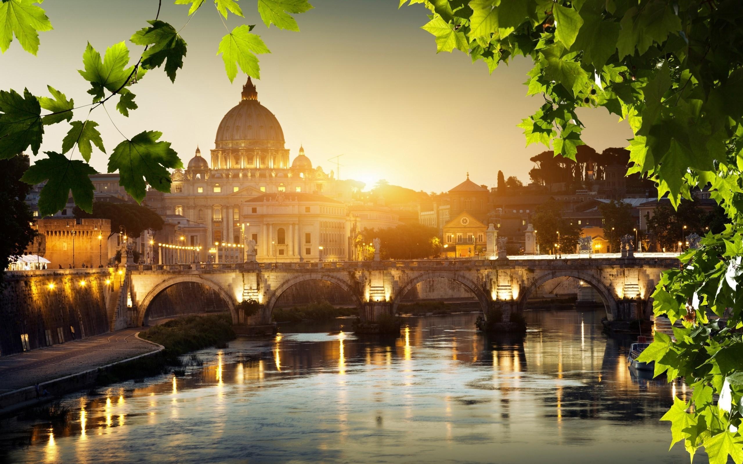 2560x1600 Incredibly beautiful photo of Saint Peter's Basilica, Desktop
