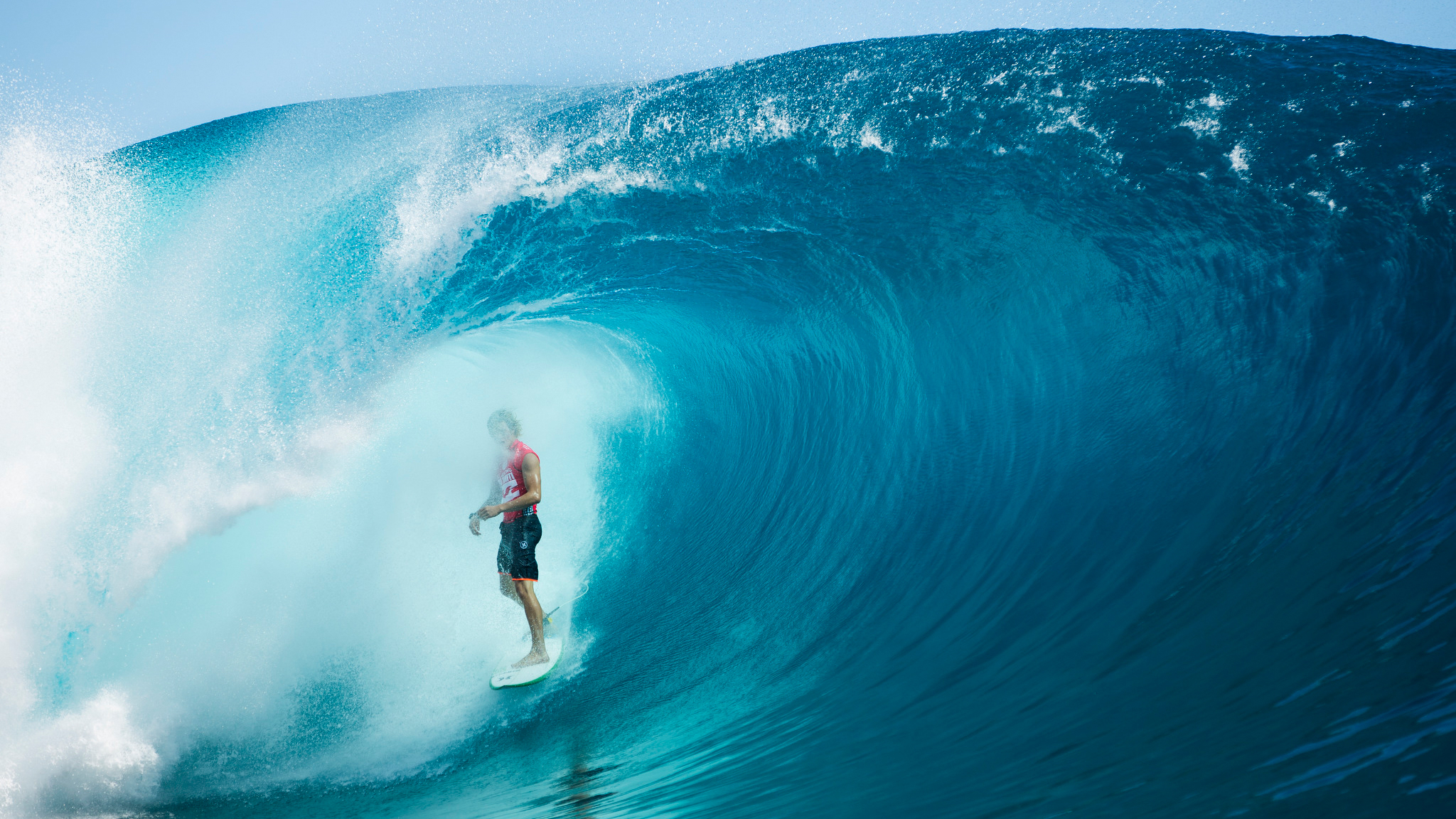 2050x1160 John John Florence from the 2014 Billabong Pro Tahiti, Desktop