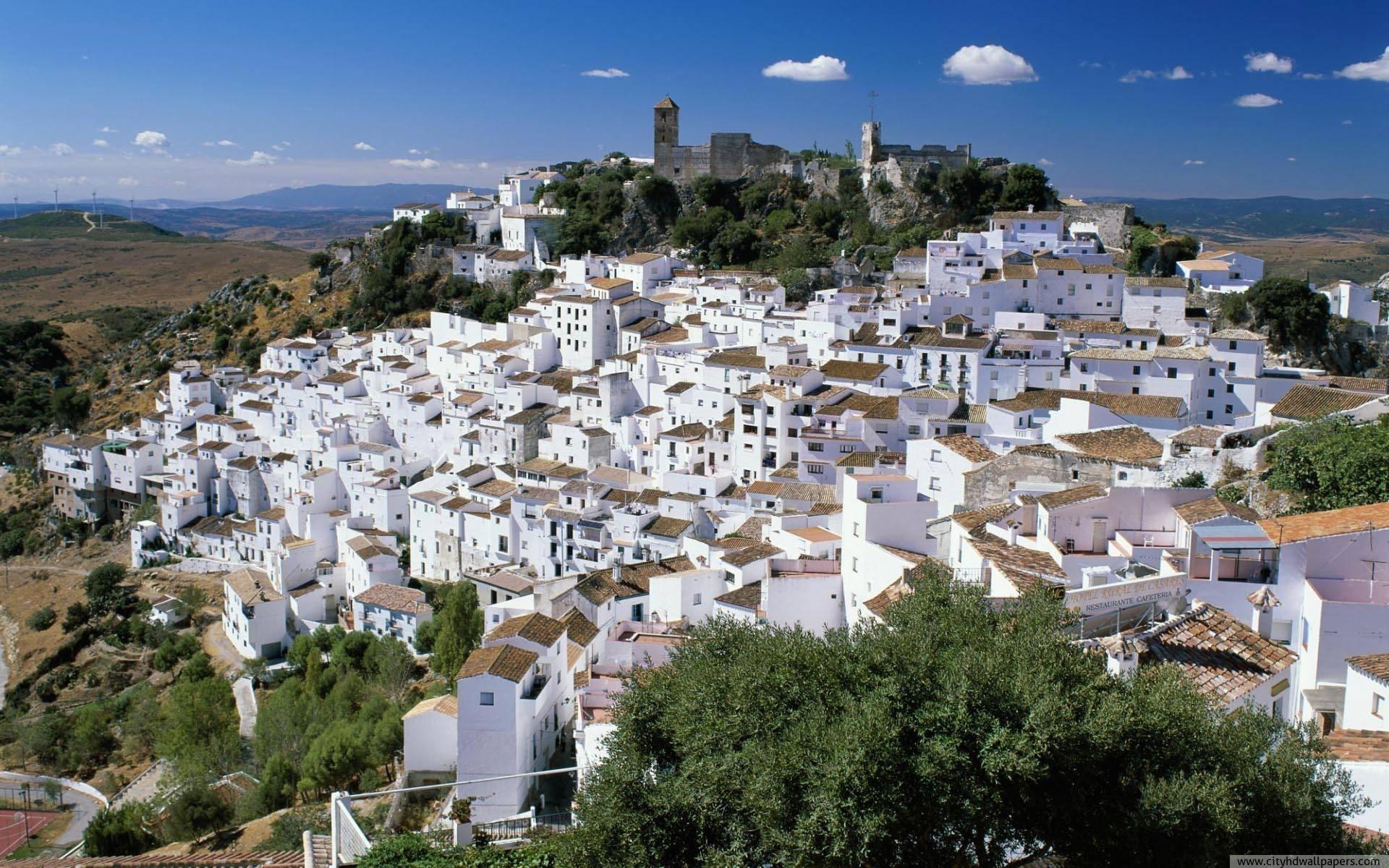 1920x1200 Casares white architecture in Barcelona city, Desktop