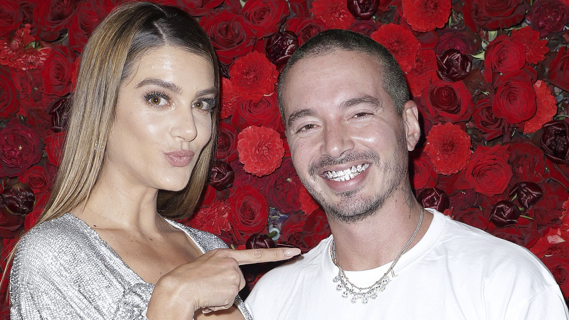 1920x1080 J Balvin va a ser papá y así se ve su novia embarazada. Telemundo, Desktop