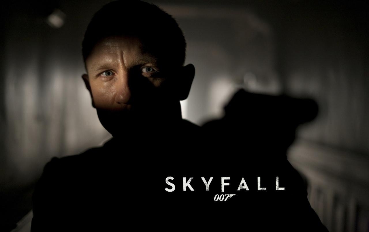 1280x810 James Bond Skyfall 007 Gun wallpaper. James Bond Skyfall 007 Gun, Desktop