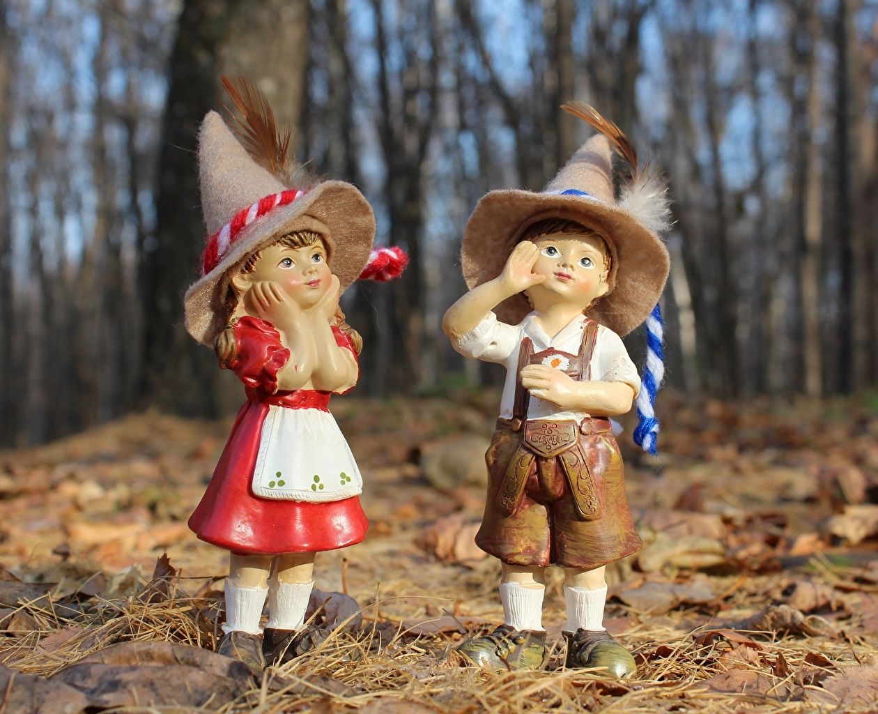 1260x1030 Picture Little girls Boys Foliage Doll 2 Hat Autumn Feathers, Desktop