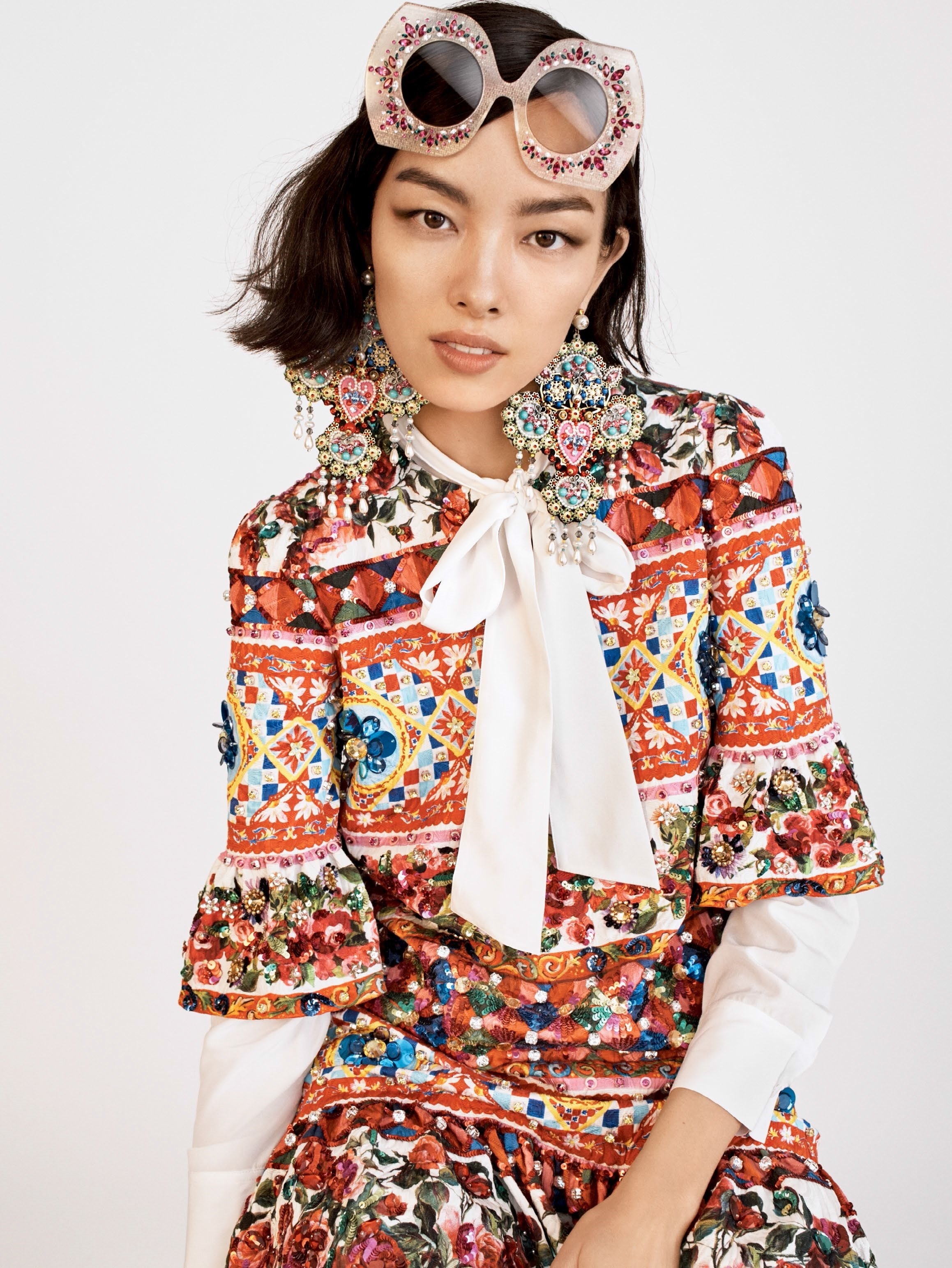 2320x3090 VOGUE MAGAZINE: Fei Fei Sun, Phone