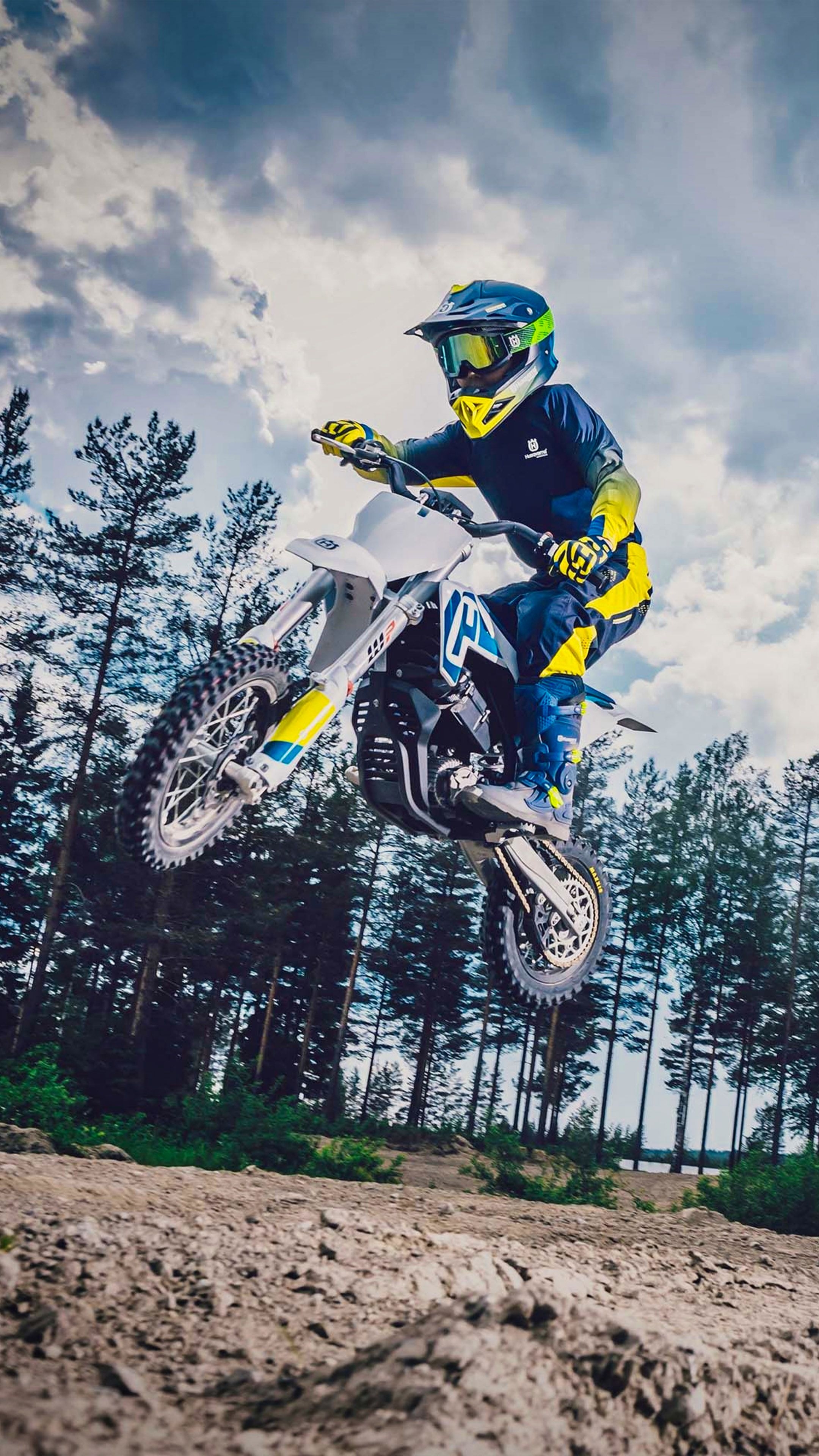 2160x3840 Husqvarna EE 5 Electric Dirt Bike 4K Ultra HD Mobile Wallpaper, Phone