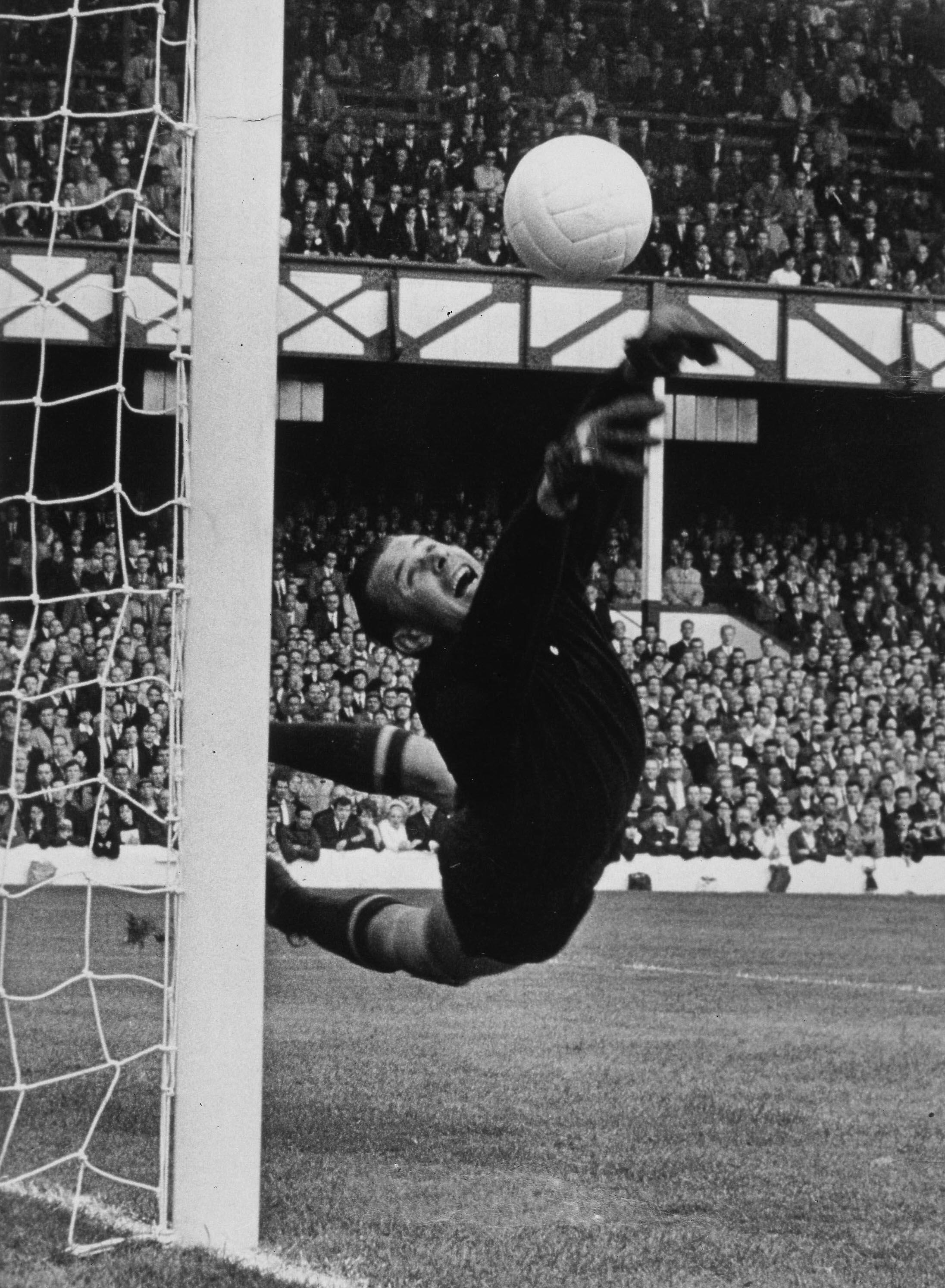 2200x2990 The Amazing Story Of Former Goalkeeper Lev Yashin, Ex Ballon D'Or, Phone