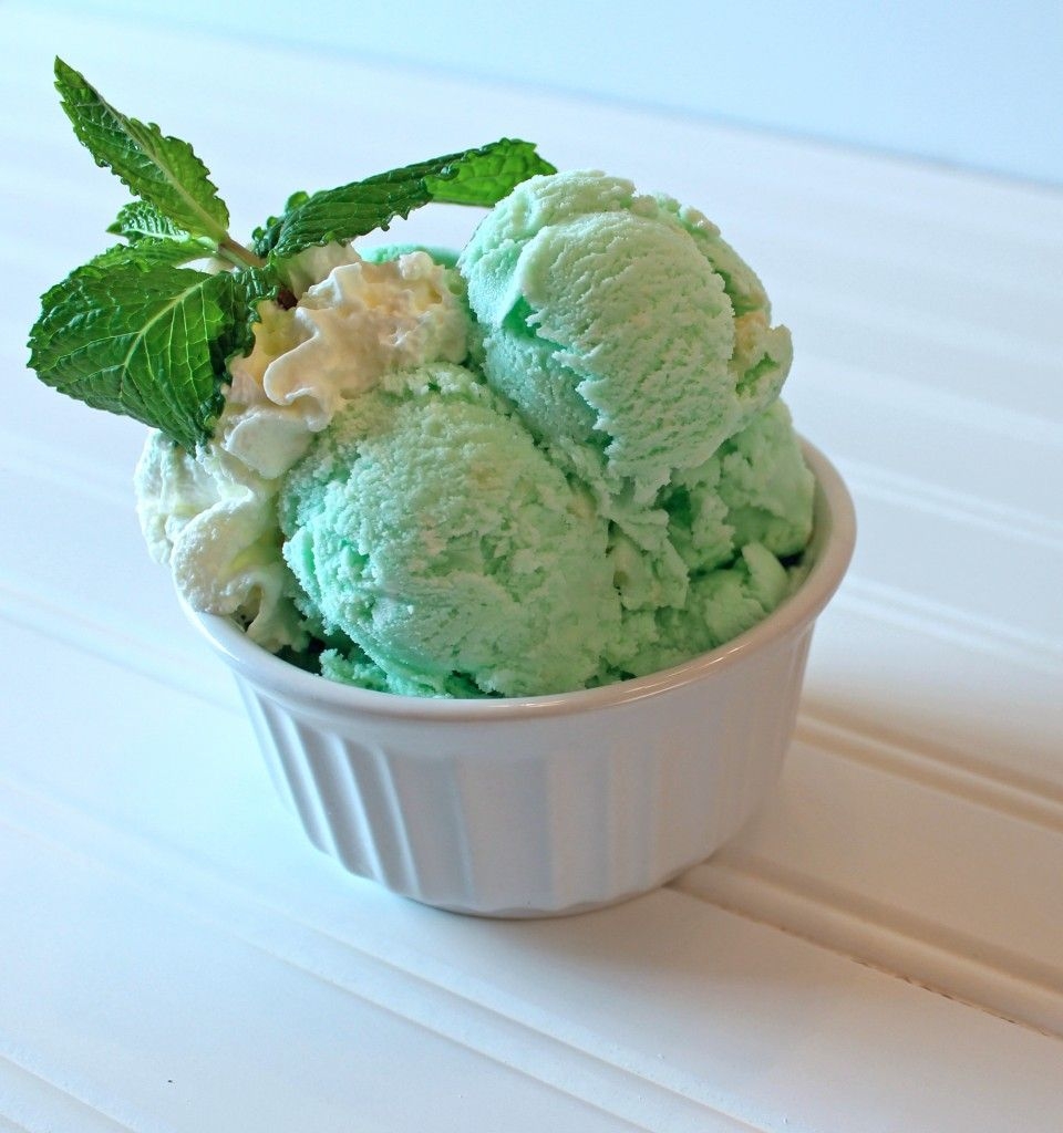 960x1030 Green Mint Chocolate Chip Ice Cream, Phone