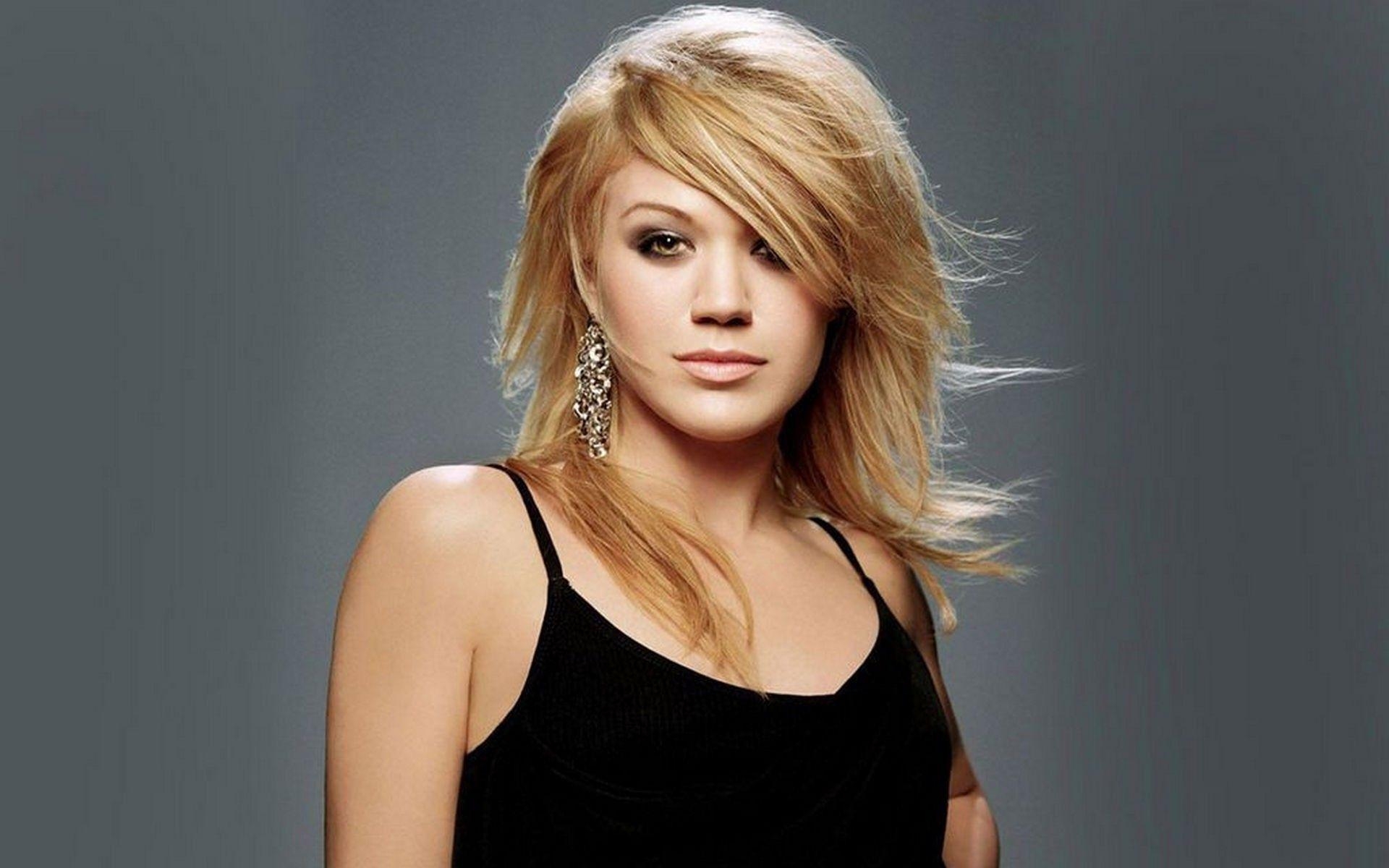 1920x1200 Kelly Clarkson Choppy Layered Haircuts, Desktop