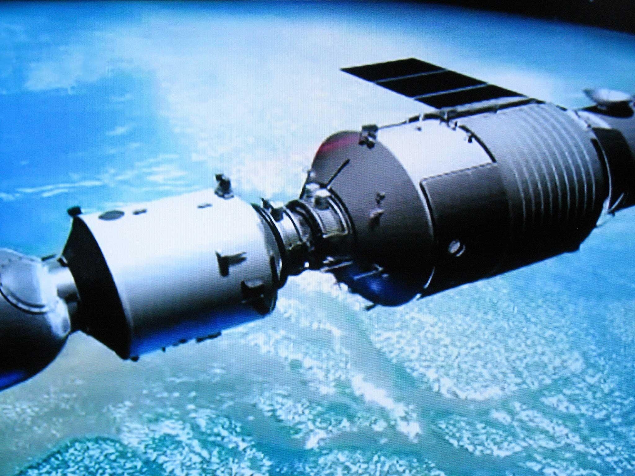 2050x1540 Tiangong 1: Out of control Chinese space station about to fall to, Desktop