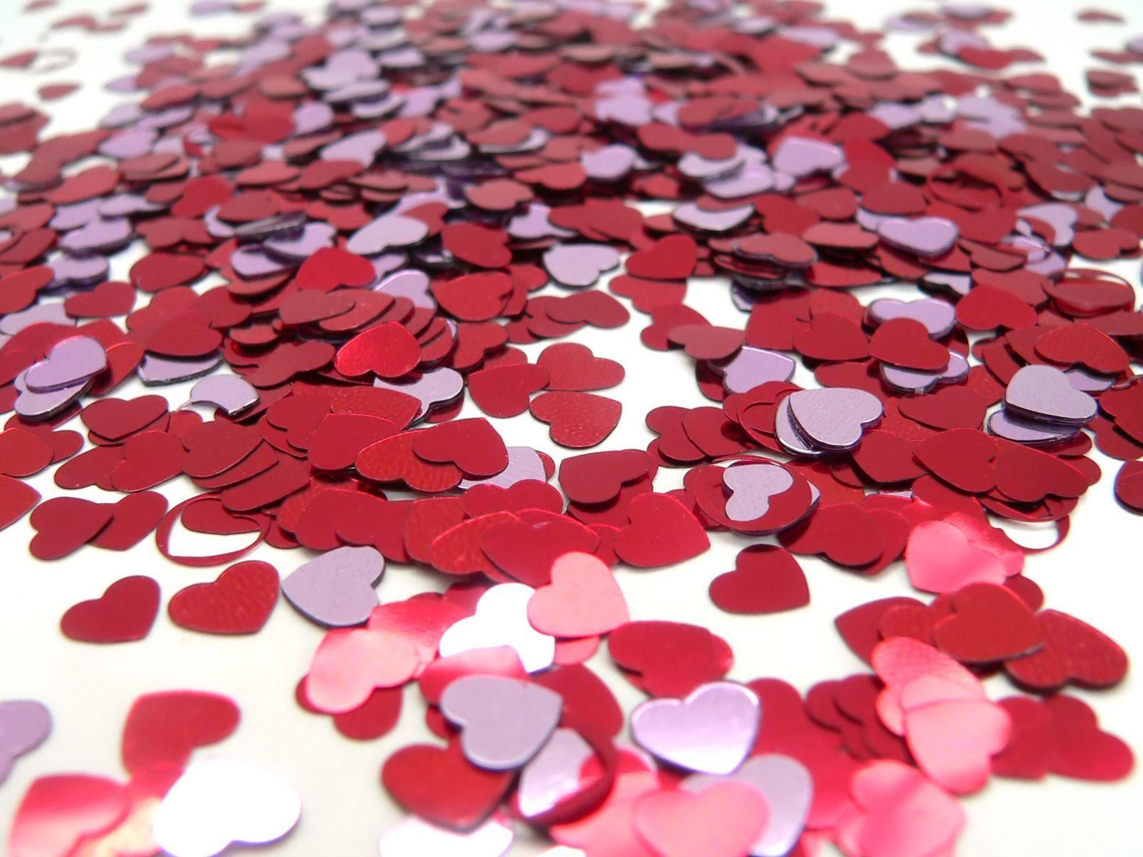 1600x1200 Valentine Heart Confetti Wallpaper, Desktop