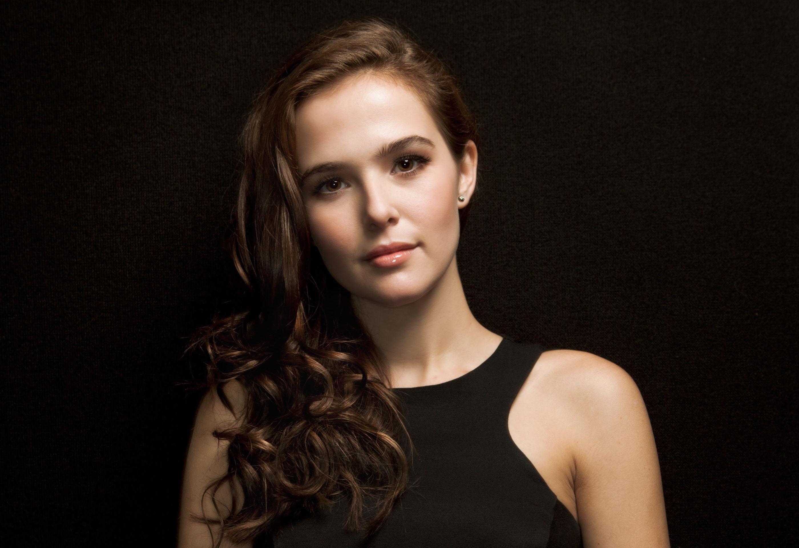 2800x1920 Zoey Deutch HD Wallpaper and Background Image, Desktop