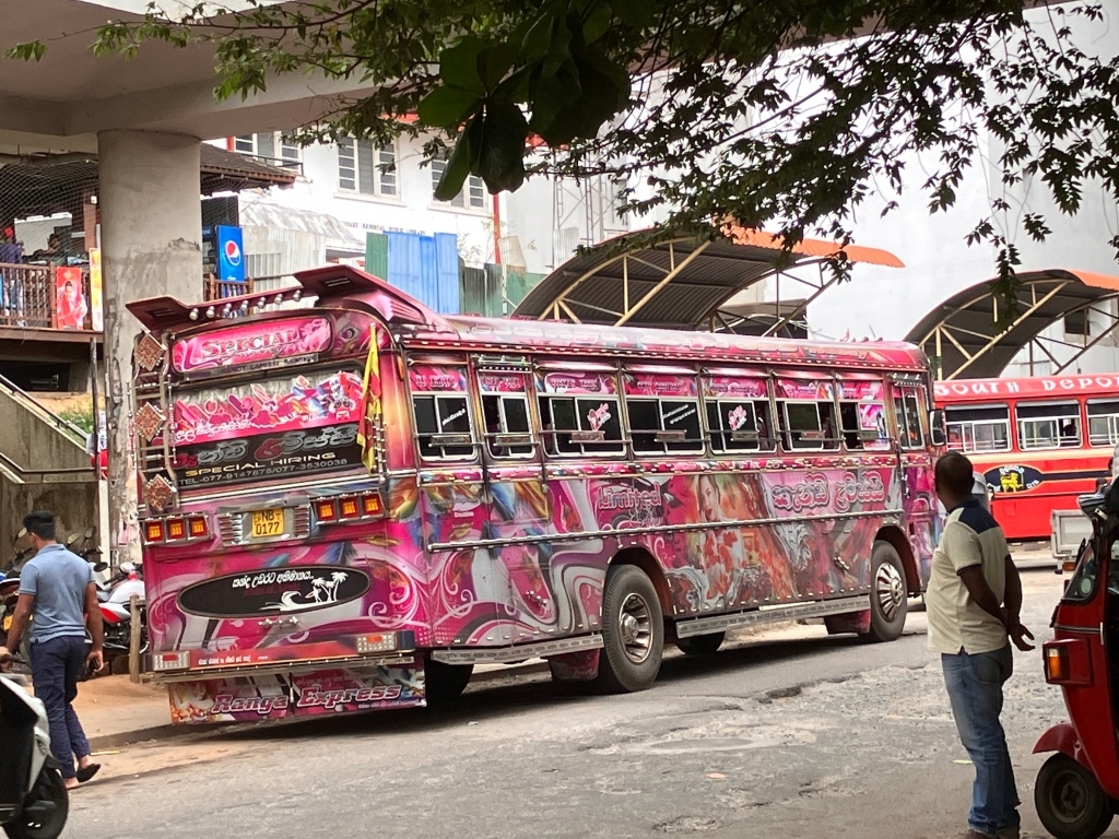 1030x770 The colorful buses of Sri Lanka, Desktop