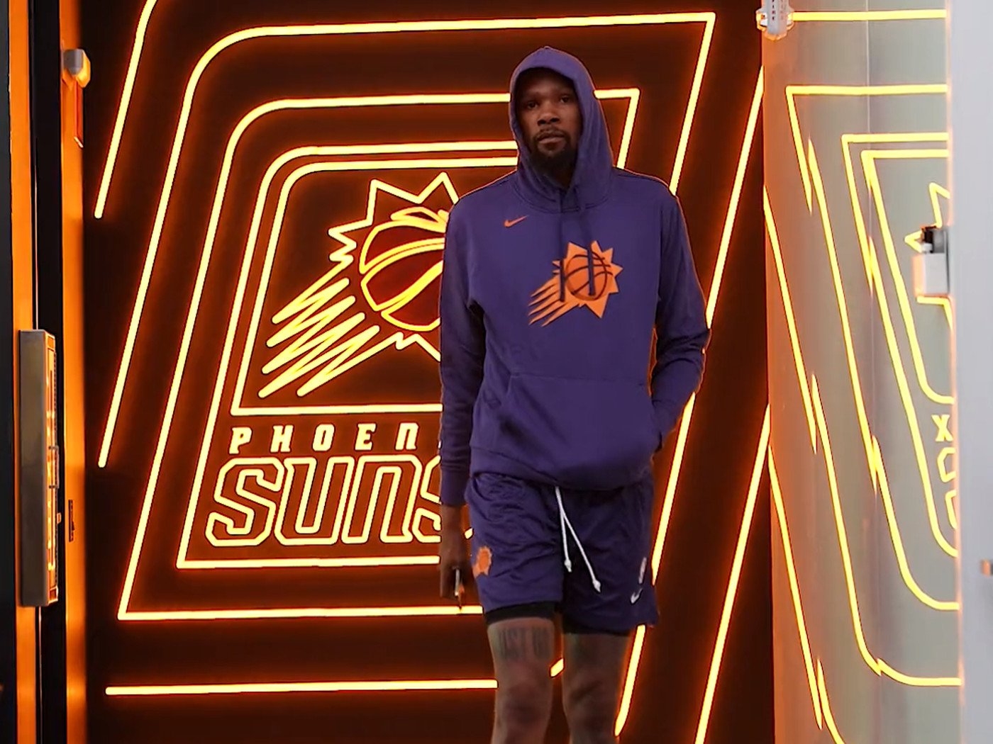 1400x1050 LOOK: Kevin Durant in Suns gear for first time Side Of, Desktop