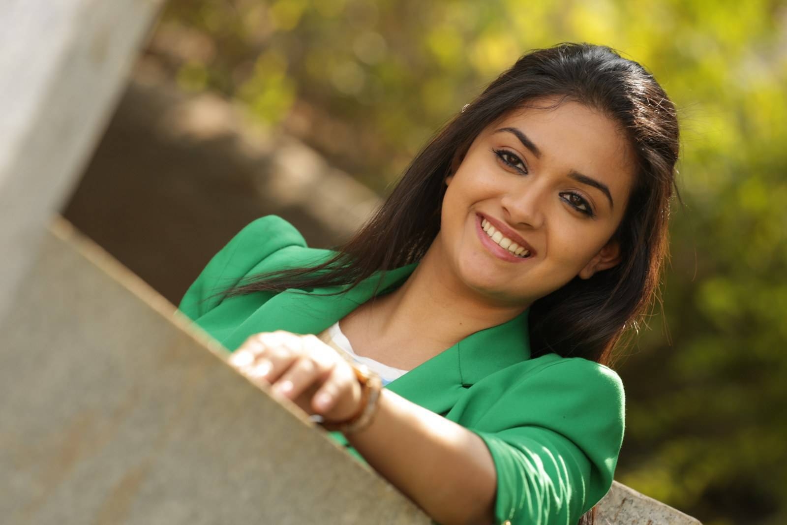 1600x1070 Keerthi Suresh Photo Image Cinema News, Desktop