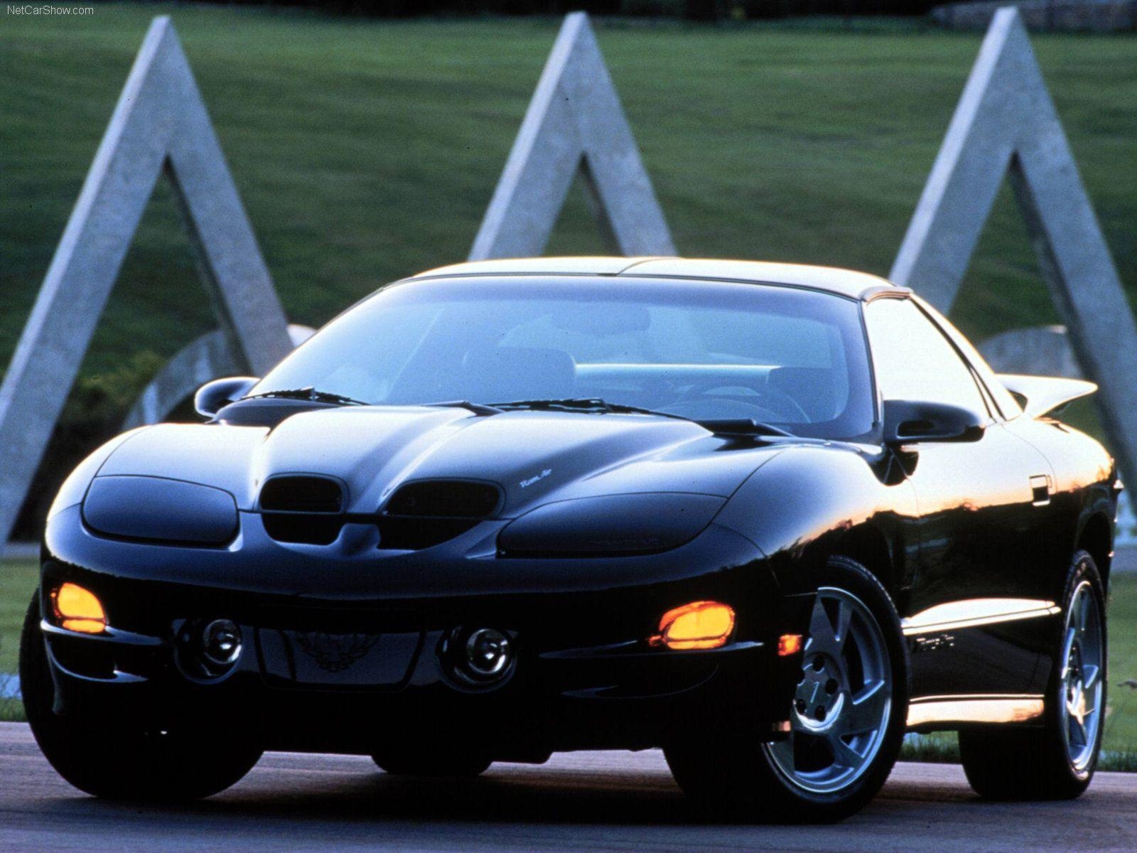 1600x1200 Pontiac Firebird 2000 Wallpaper, Desktop