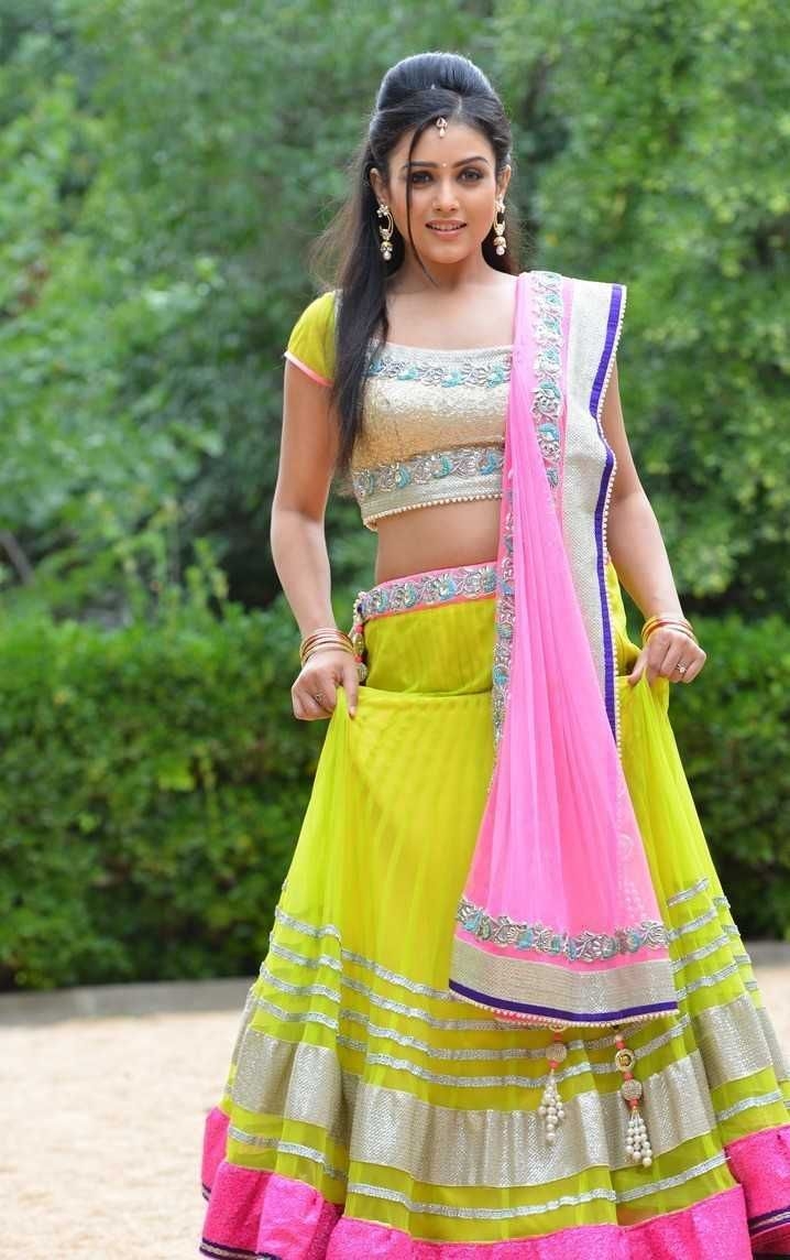 720x1150 chinnadana neekosam movie lehengas saree blouse patterns, India beauty women, Clothes for women, Phone