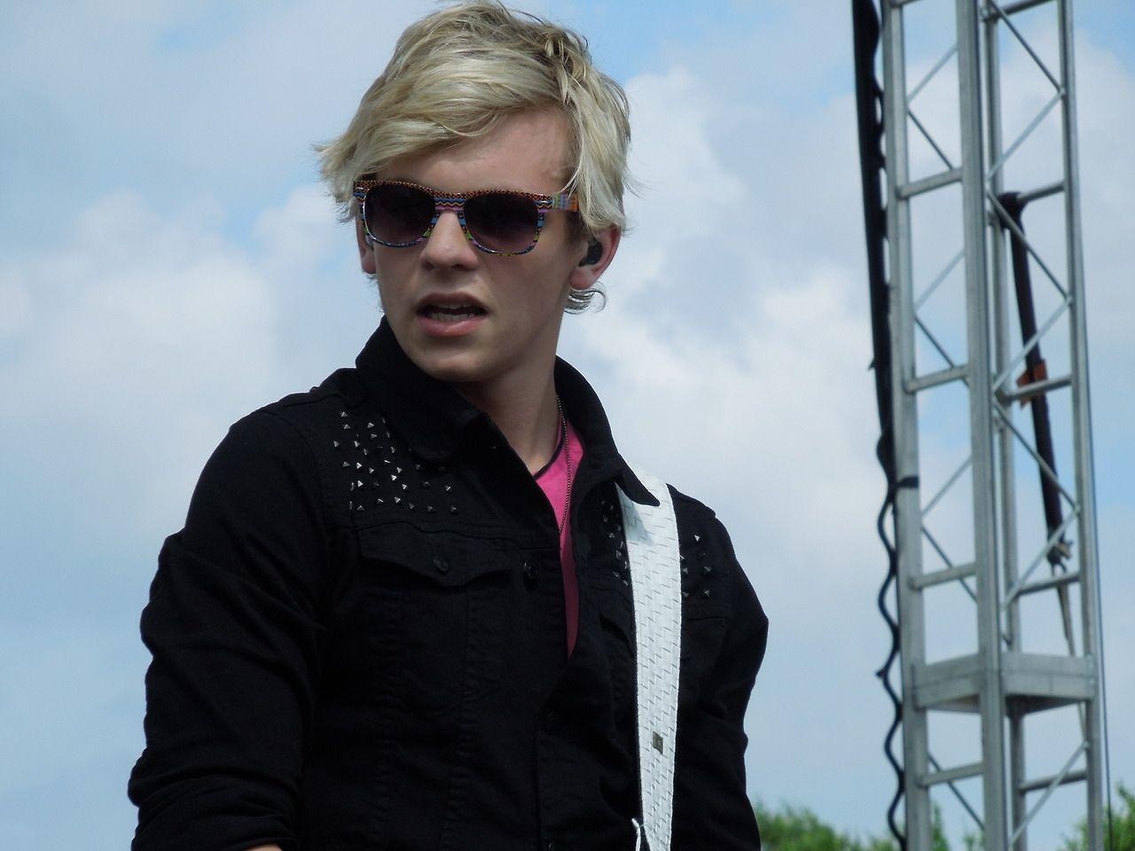 1280x960 Ross Shor Lynch wallpaperx960, Desktop