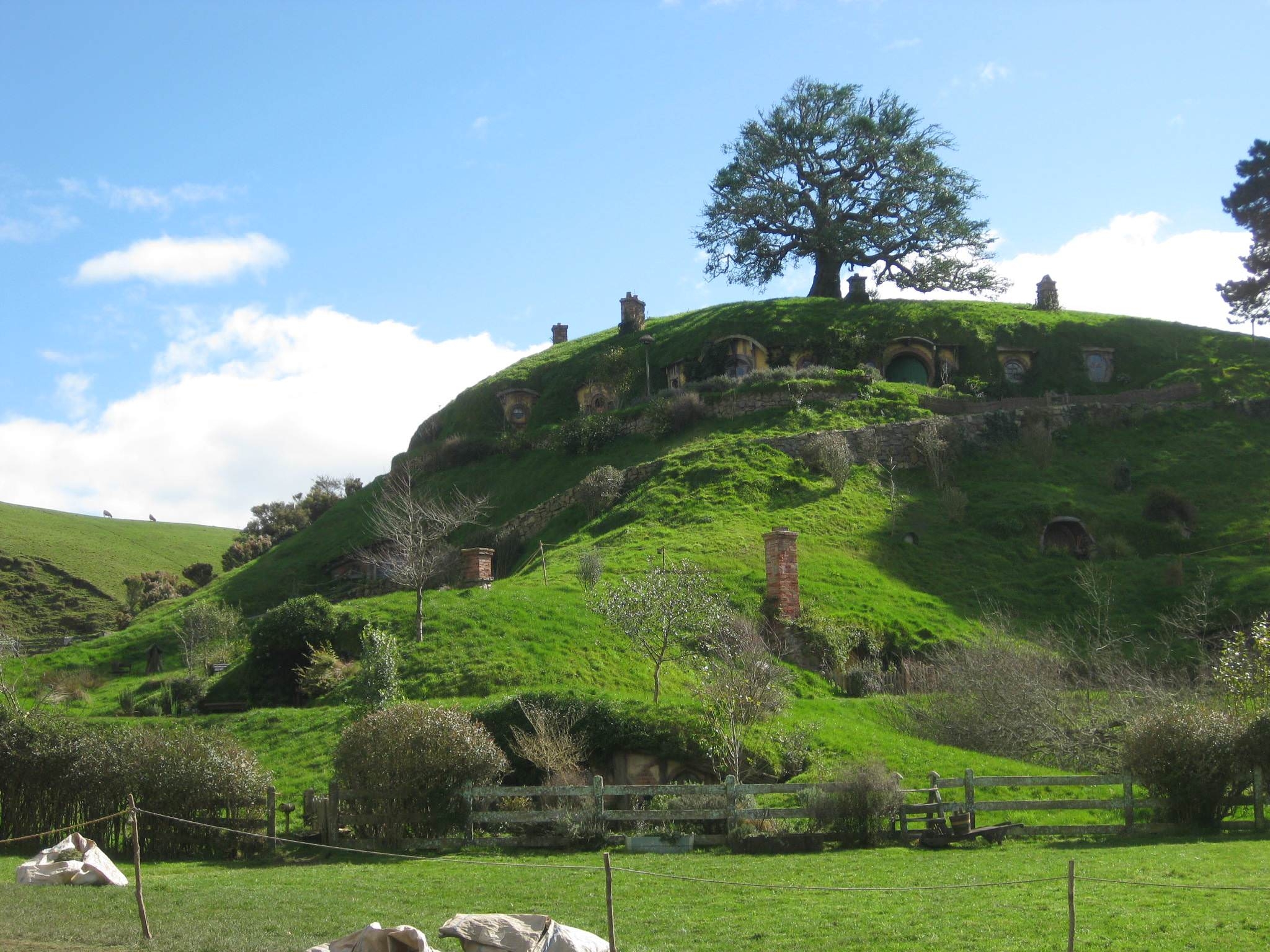 2050x1540 Hobbiton, The Shire, Desktop