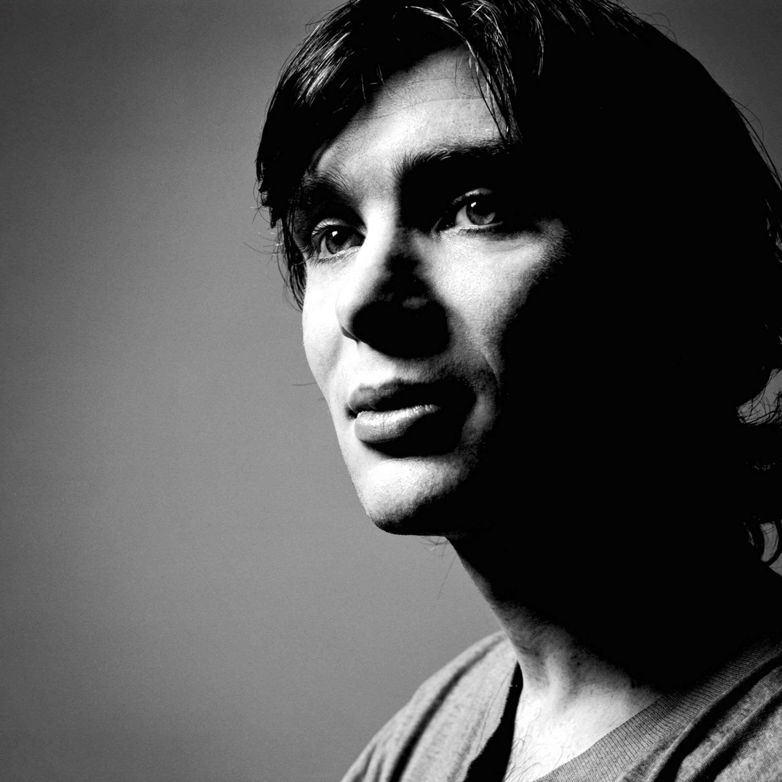 2740x2740 Download Wallpaper  Cillian murphy, Man, Face, Grin, Phone