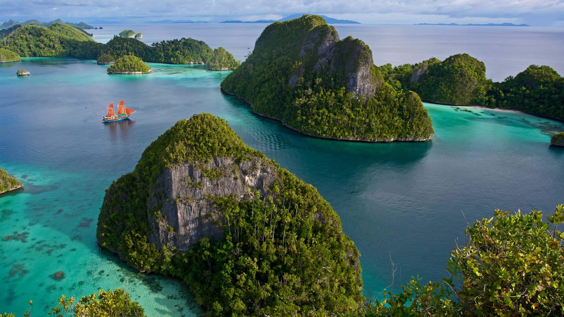 1920x1080 Wayag Islands in the Raja Ampat Islands of Indonesia, Desktop