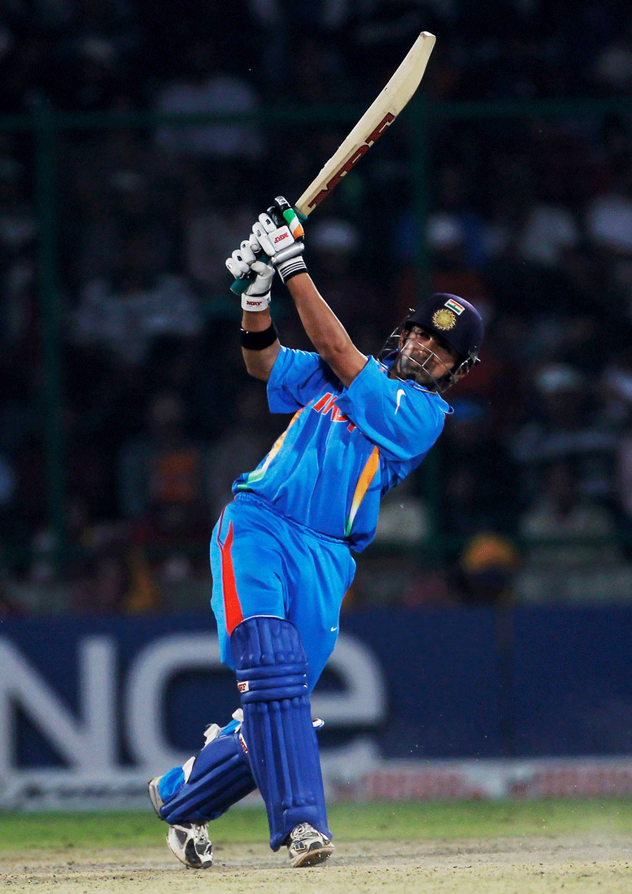 900x1280 Gautam Gambhir Playing Cricket Shot Gambhir In World Cup, Phone