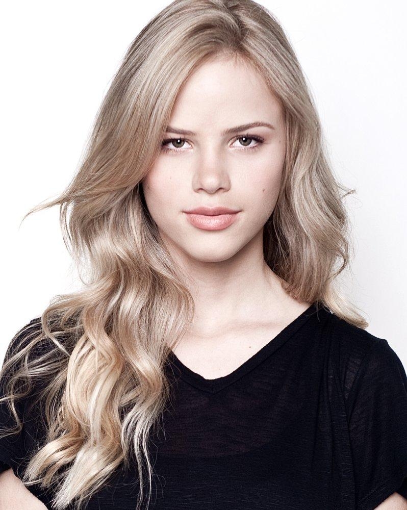 800x1000 Halston SAGE, Biography and movies, Phone