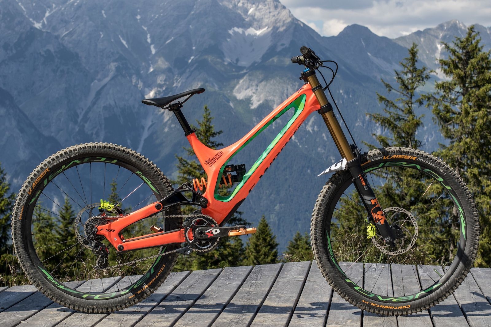 1600x1070 Bike Check: Fabio Wibmer's Specialized S Works Demo 8 Innsbruck 2018, Desktop