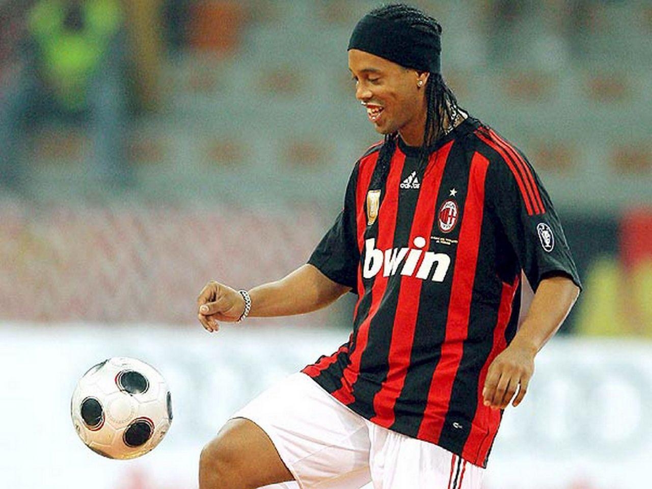 1280x960 Ronaldinho iPhone Wallpaper HD Photo Download, HD, Desktop