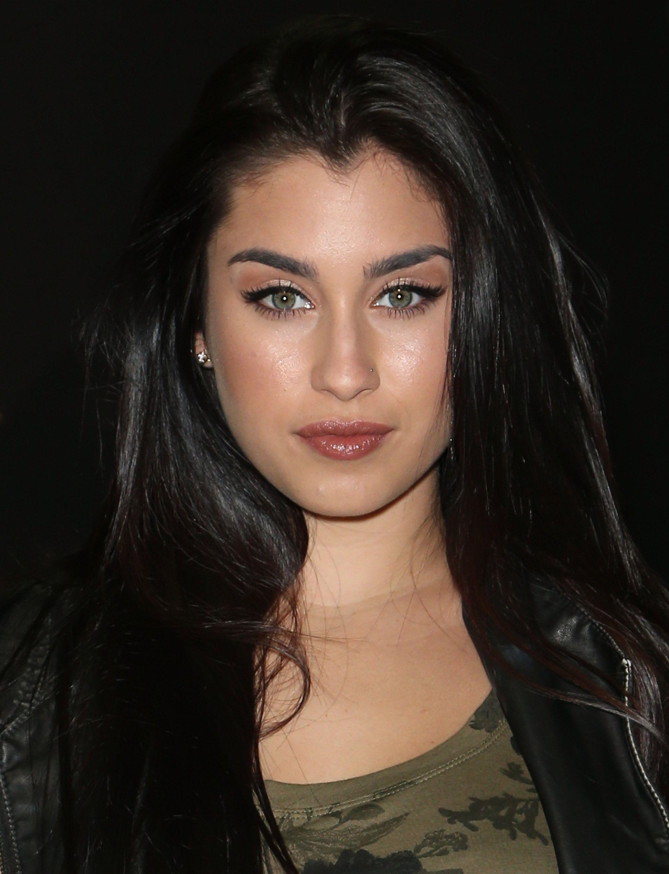 2300x3000 Lauren Jauregui Gets Her Second Tattoo, Phone