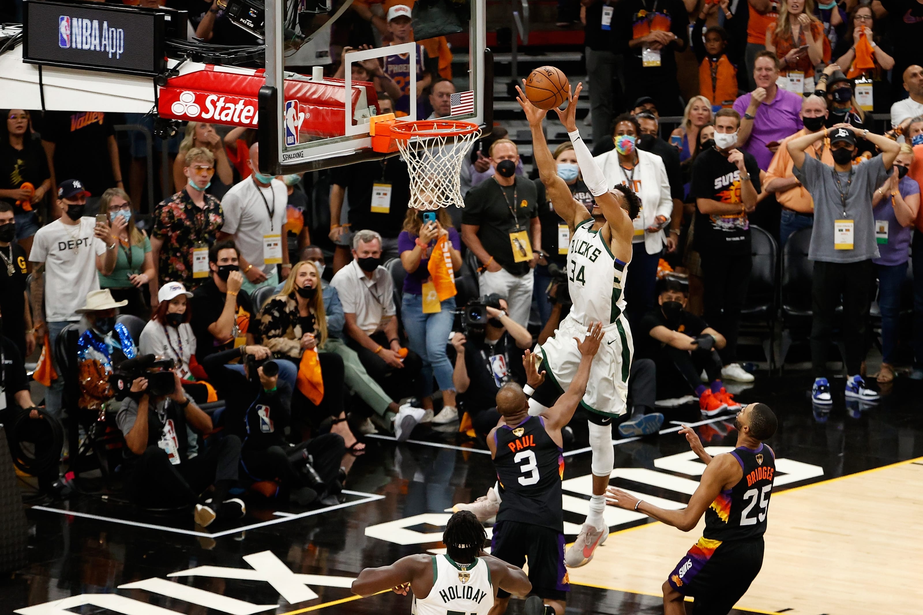 3200x2140 Best Getty Photo of Giannis' dagger dunk in Game 5, Desktop